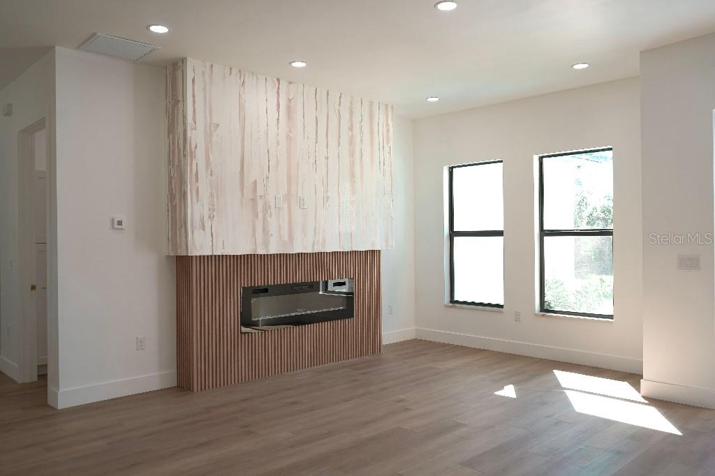 12102 CHAPMAN AVE, PORT CHARLOTTE, FL, 33953