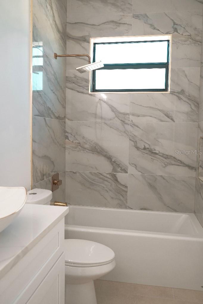 12102 CHAPMAN AVE, PORT CHARLOTTE, FL, 33953