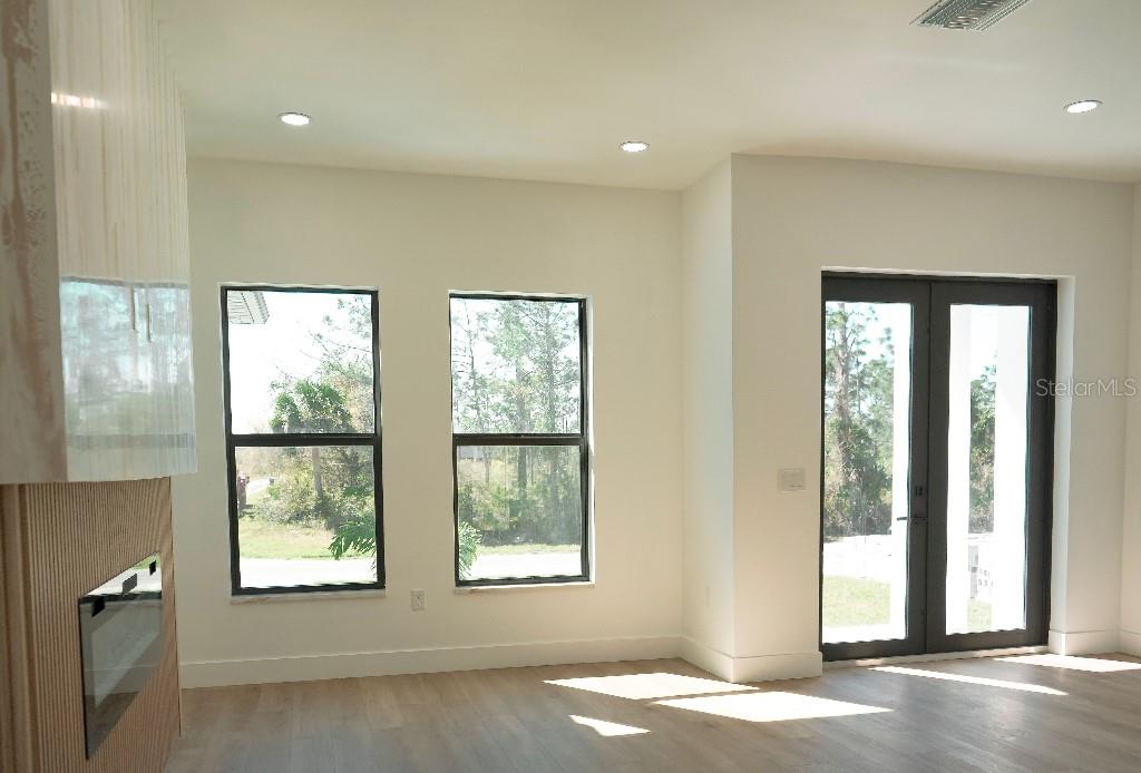 12102 CHAPMAN AVE, PORT CHARLOTTE, FL, 33953