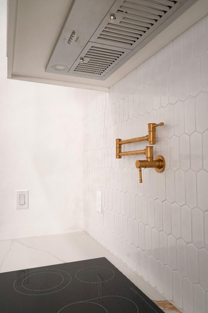 12102 CHAPMAN AVE, PORT CHARLOTTE, FL, 33953