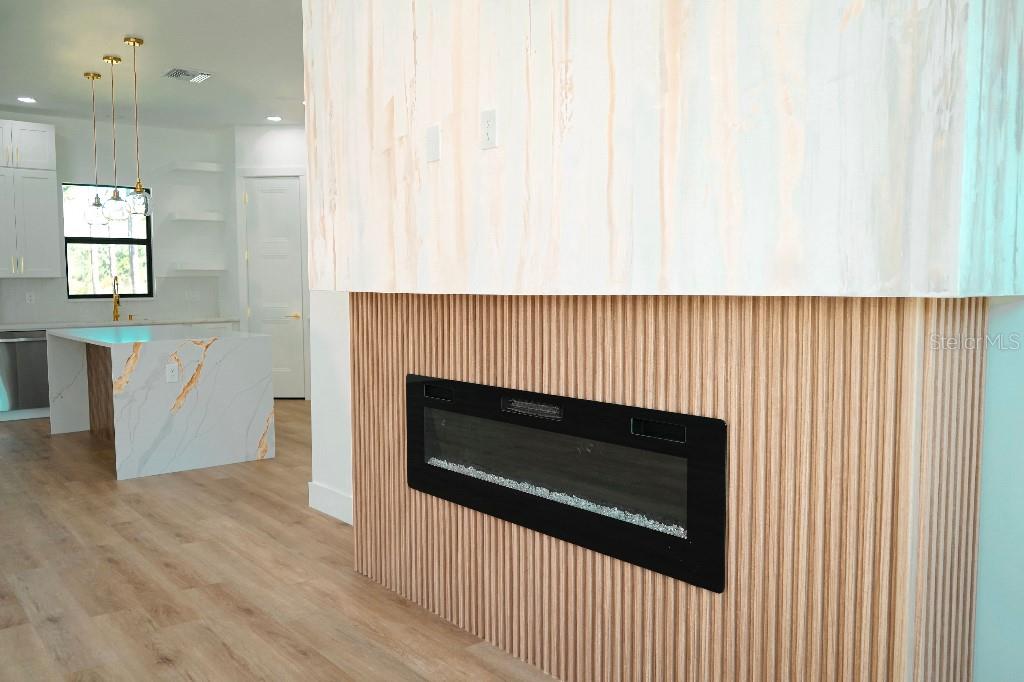 12102 CHAPMAN AVE, PORT CHARLOTTE, FL, 33953