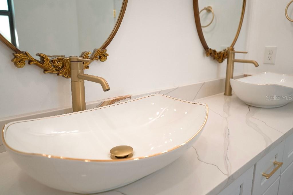 12102 CHAPMAN AVE, PORT CHARLOTTE, FL, 33953