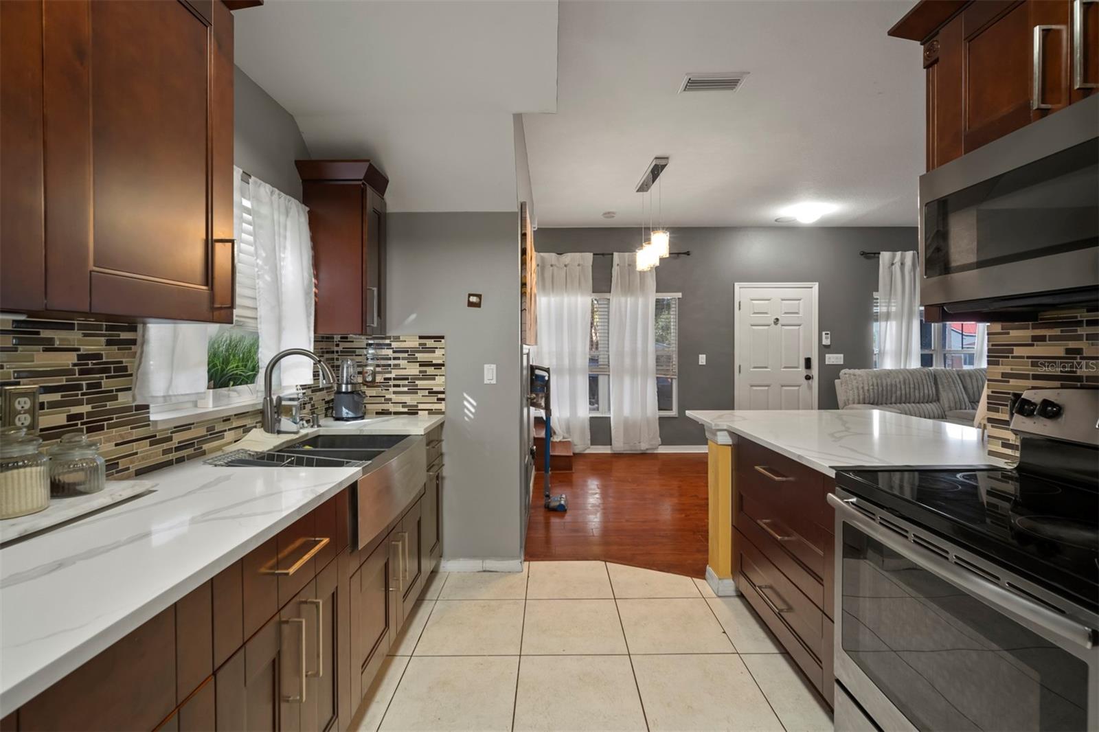 305 E HANLON ST, TAMPA, FL, 33604