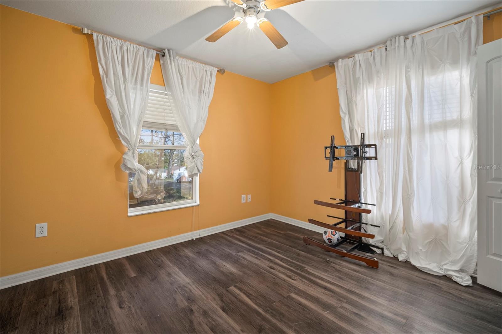 305 E HANLON ST, TAMPA, FL, 33604