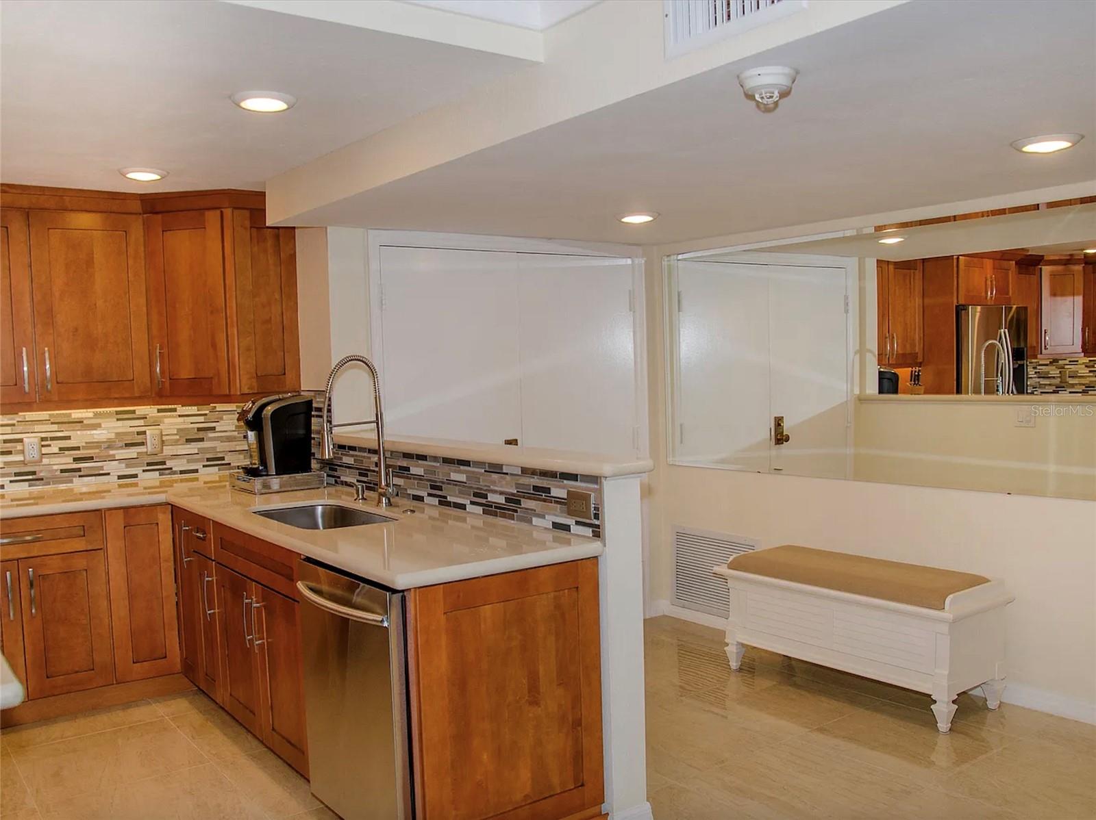 1460 GULF BLVD #811, CLEARWATER BEACH, FL, 33767