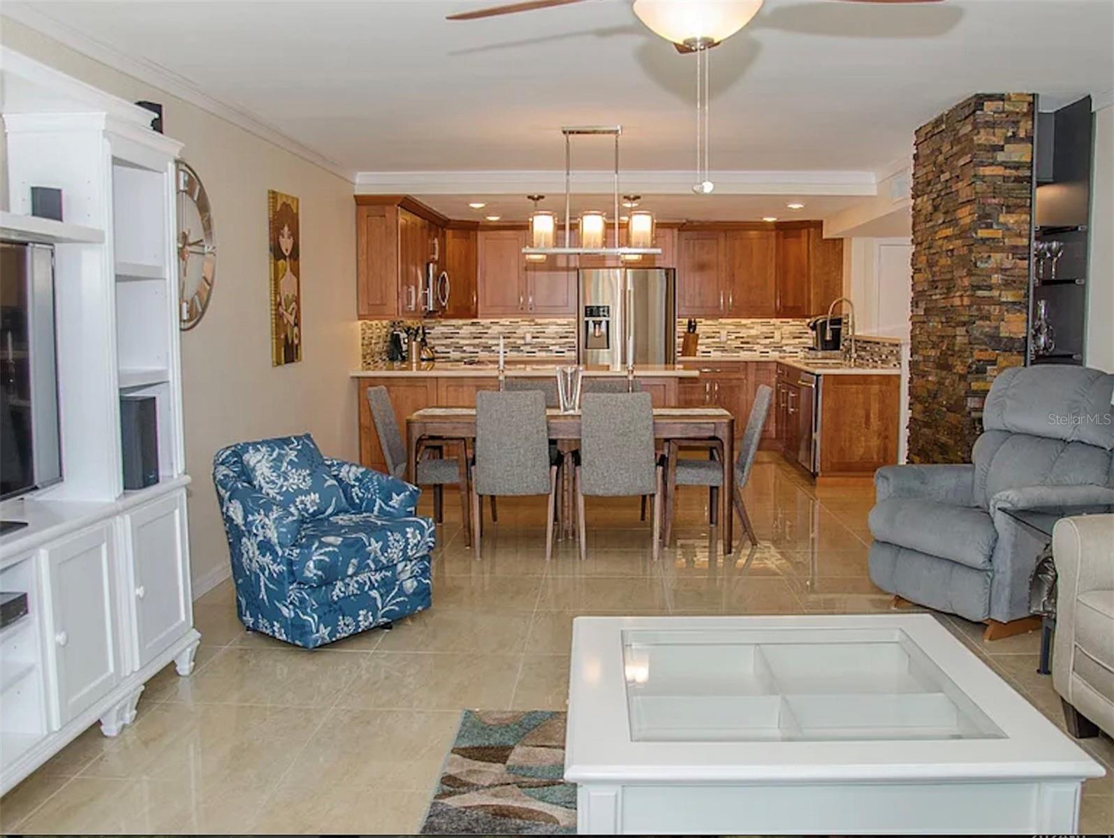 1460 GULF BLVD #811, CLEARWATER BEACH, FL, 33767