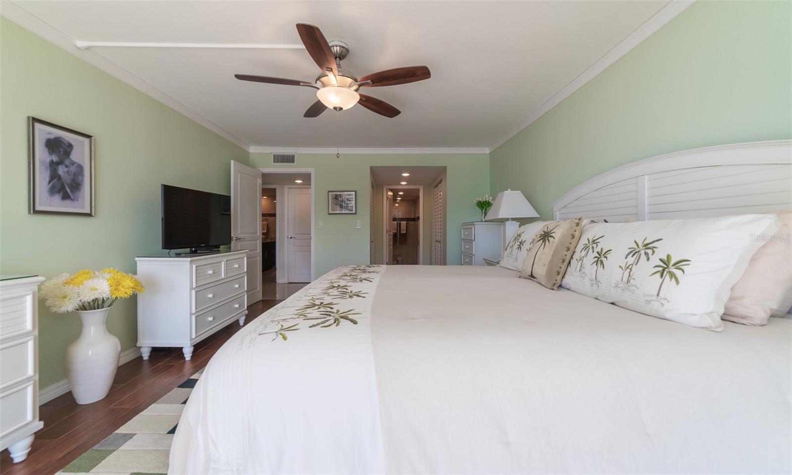 1460 GULF BLVD #811, CLEARWATER BEACH, FL, 33767