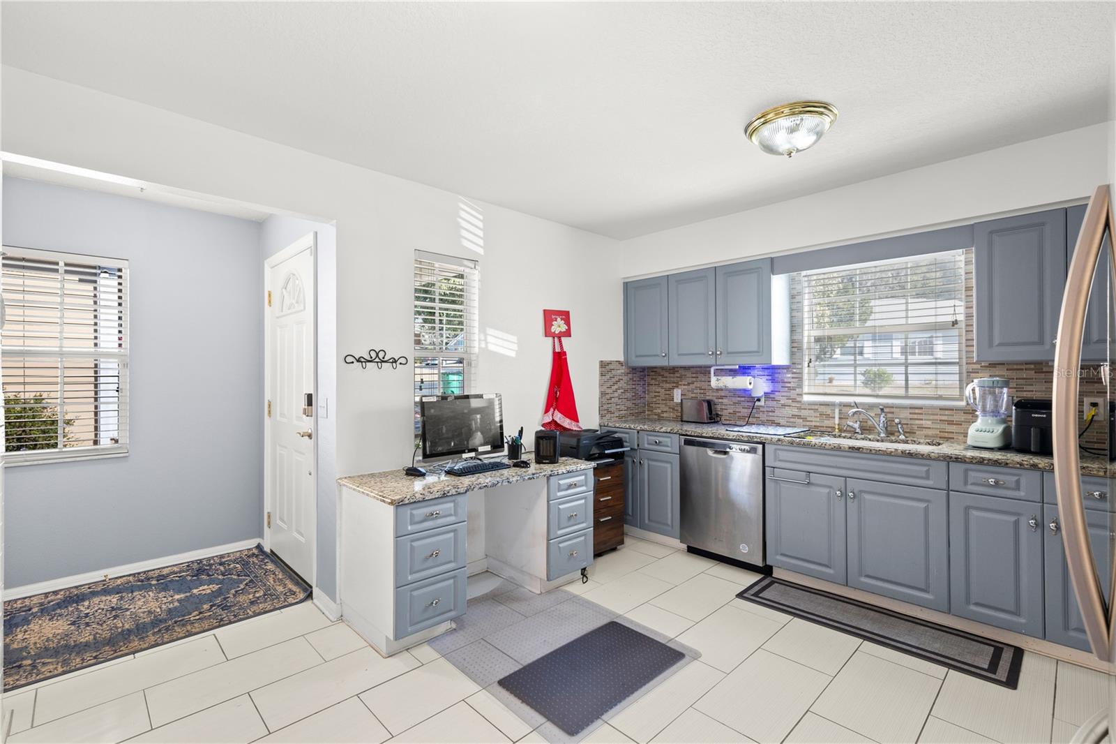 5909 YORKSHIRE DR, ZEPHYRHILLS, FL, 33542