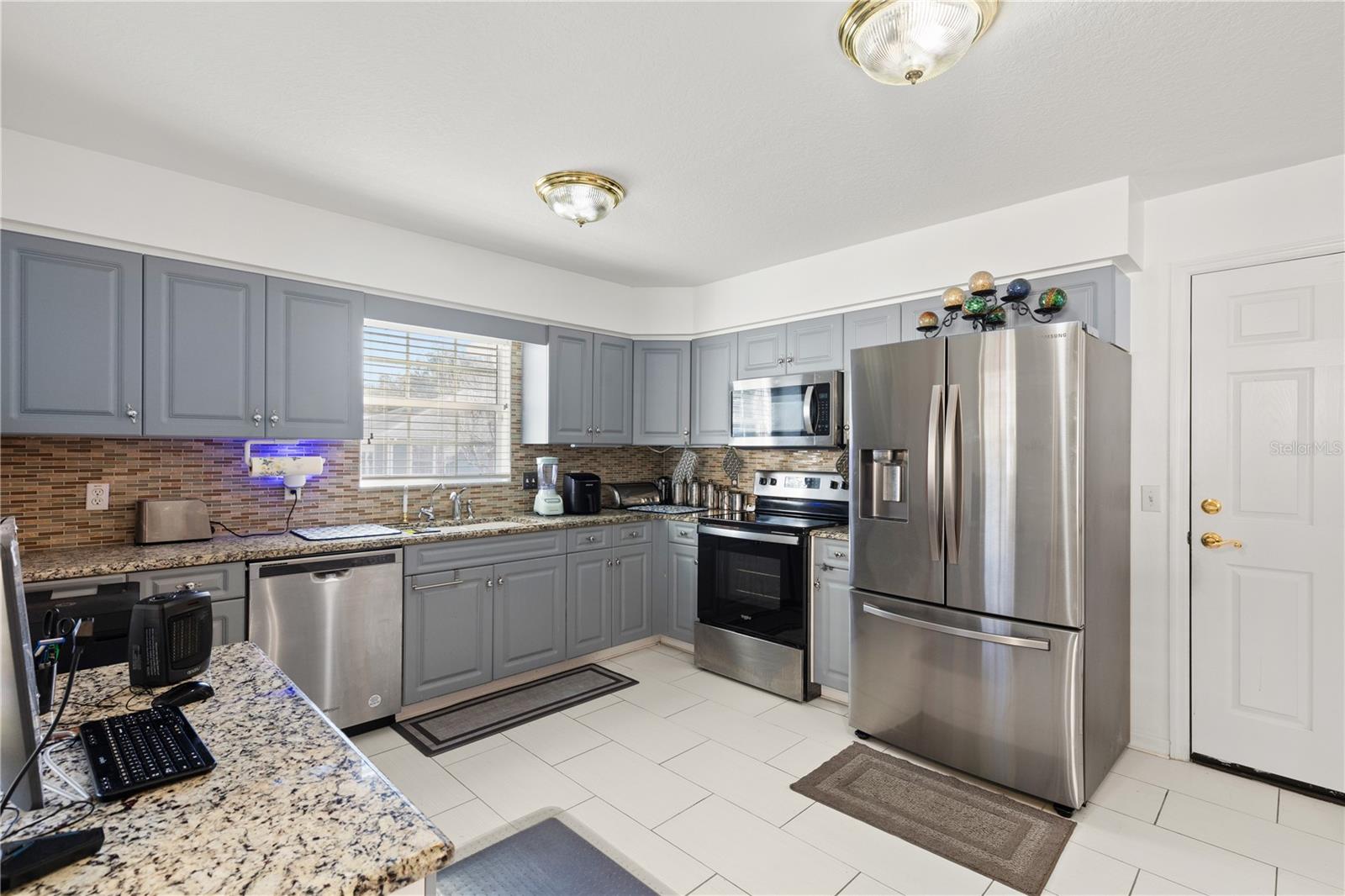 5909 YORKSHIRE DR, ZEPHYRHILLS, FL, 33542