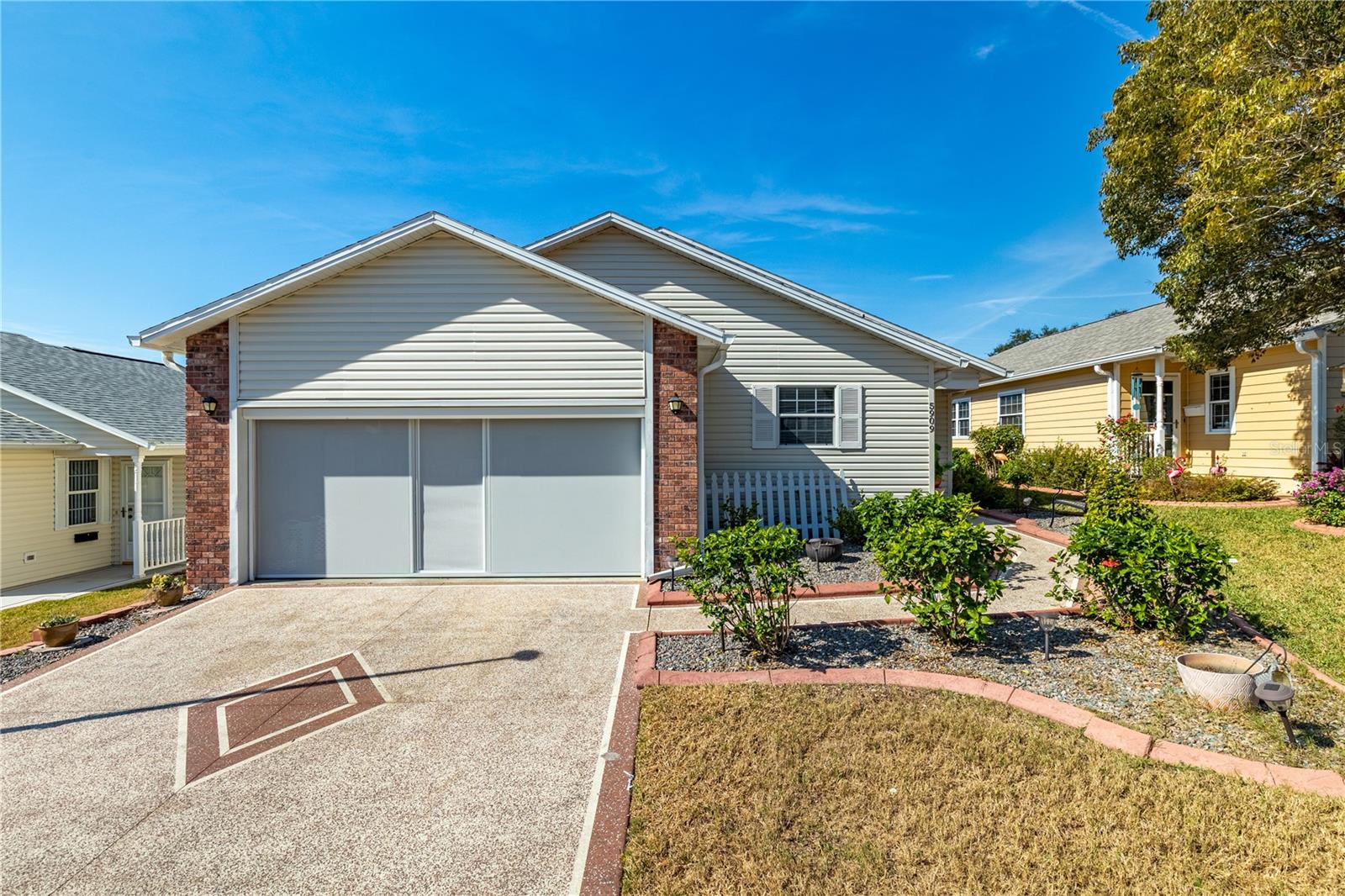 5909 YORKSHIRE DR, ZEPHYRHILLS, FL, 33542
