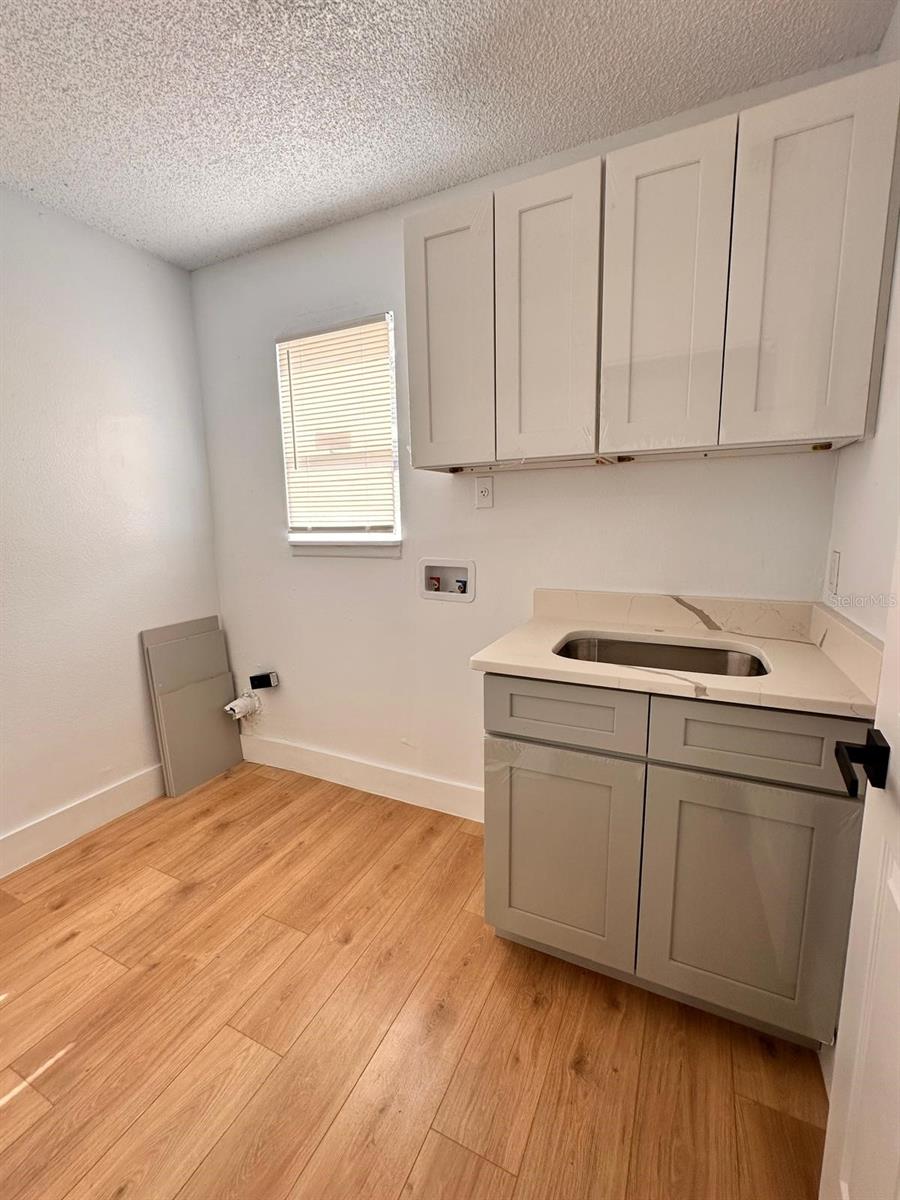 656 OAKFORD WAY, ORLANDO, FL, 32811
