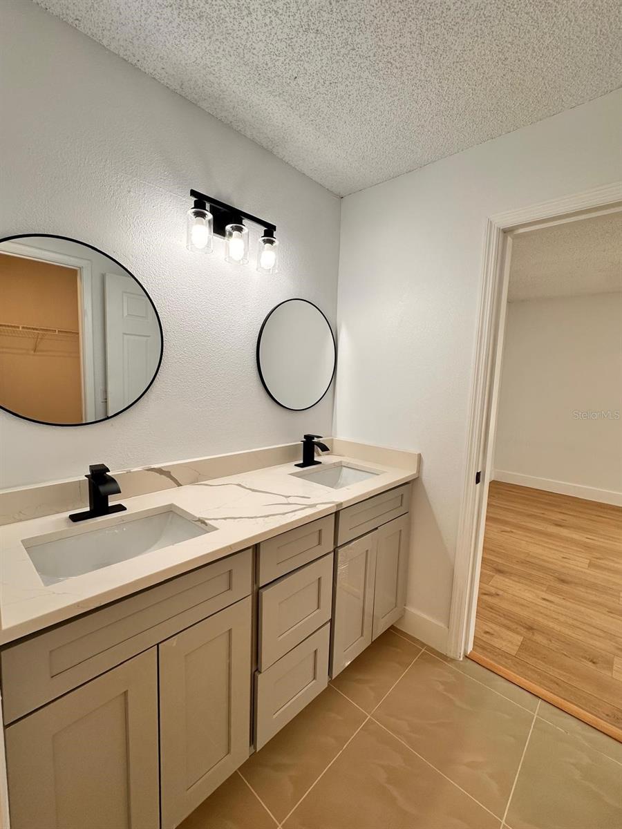 656 OAKFORD WAY, ORLANDO, FL, 32811
