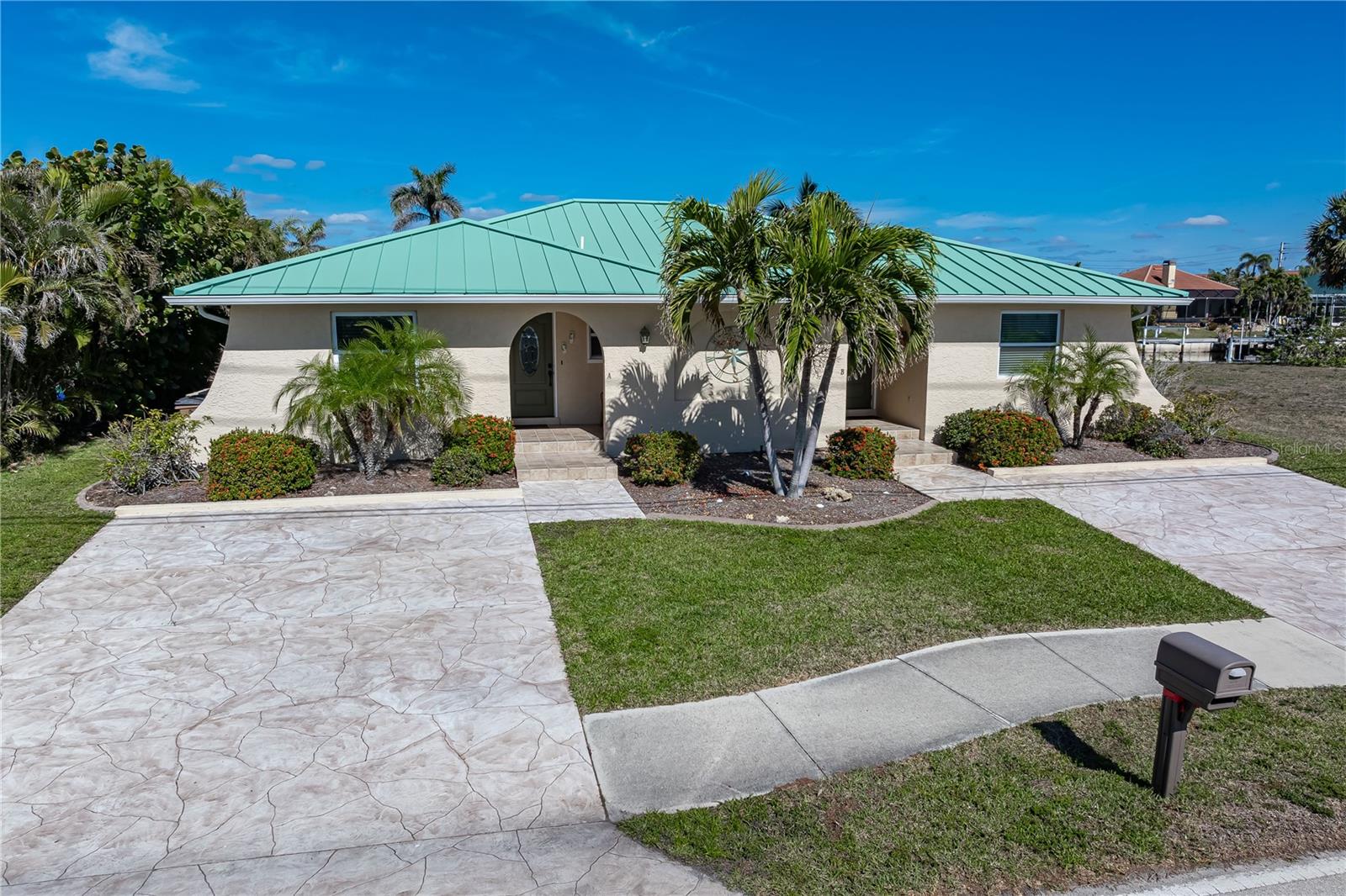2334 MAGDALINA DR, PUNTA GORDA, FL, 33950