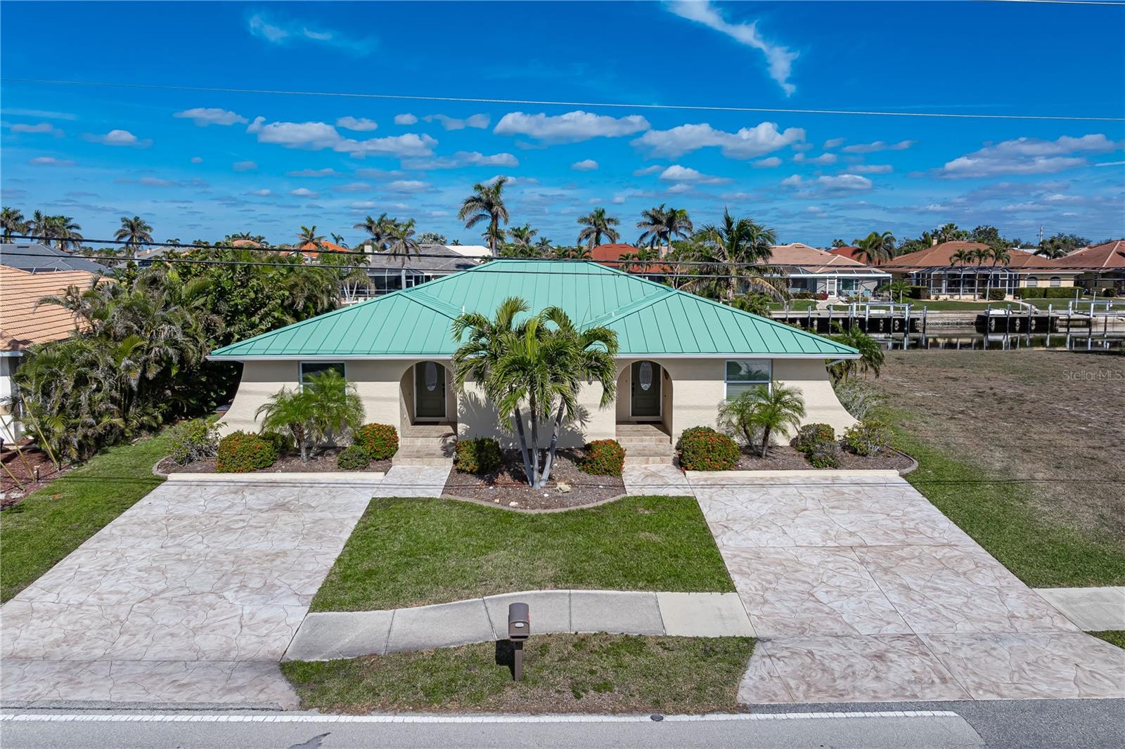 2334 MAGDALINA DR, PUNTA GORDA, FL, 33950