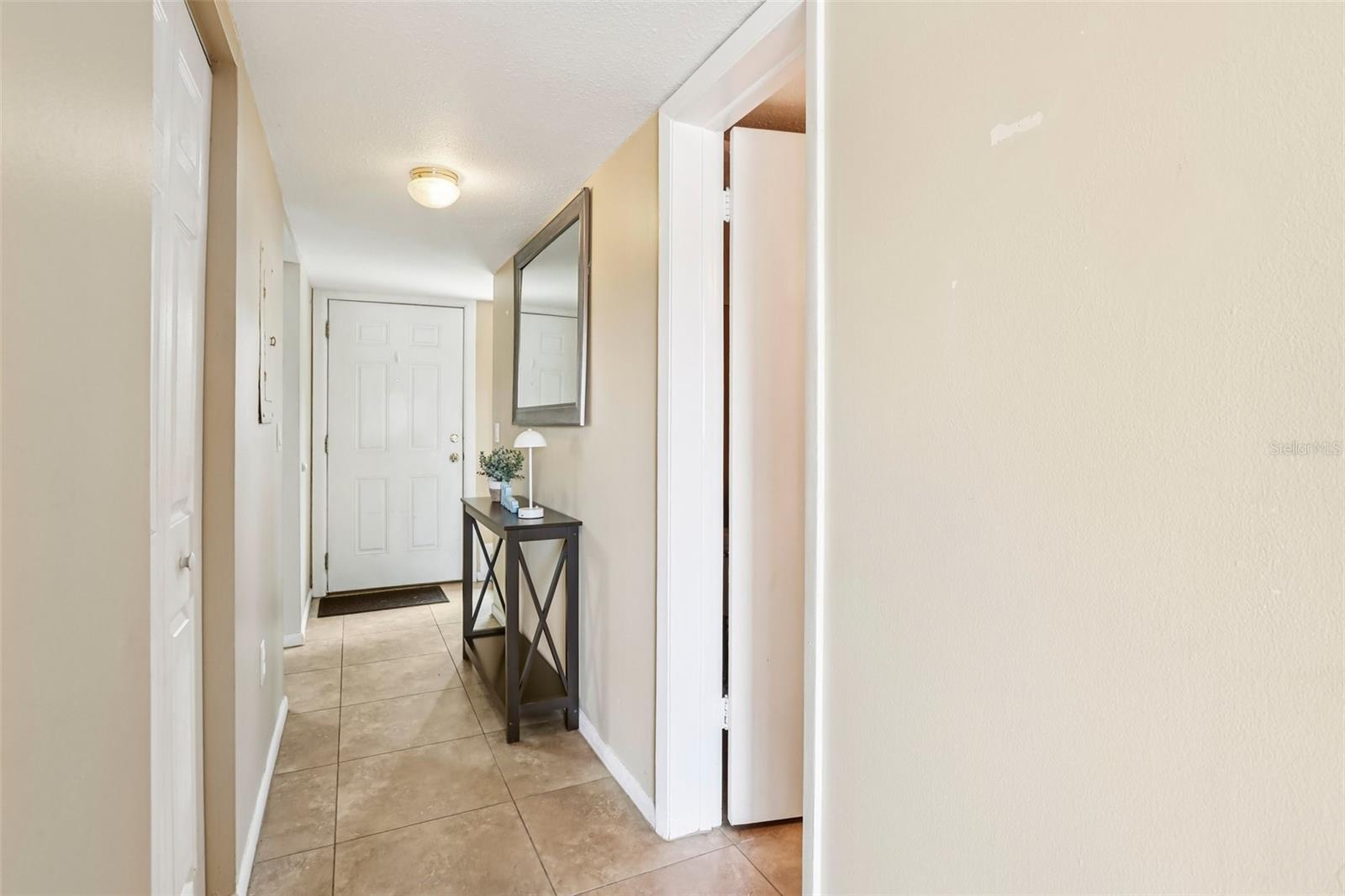 6325 NEWTOWN CIR #25B2, TAMPA, FL, 33615