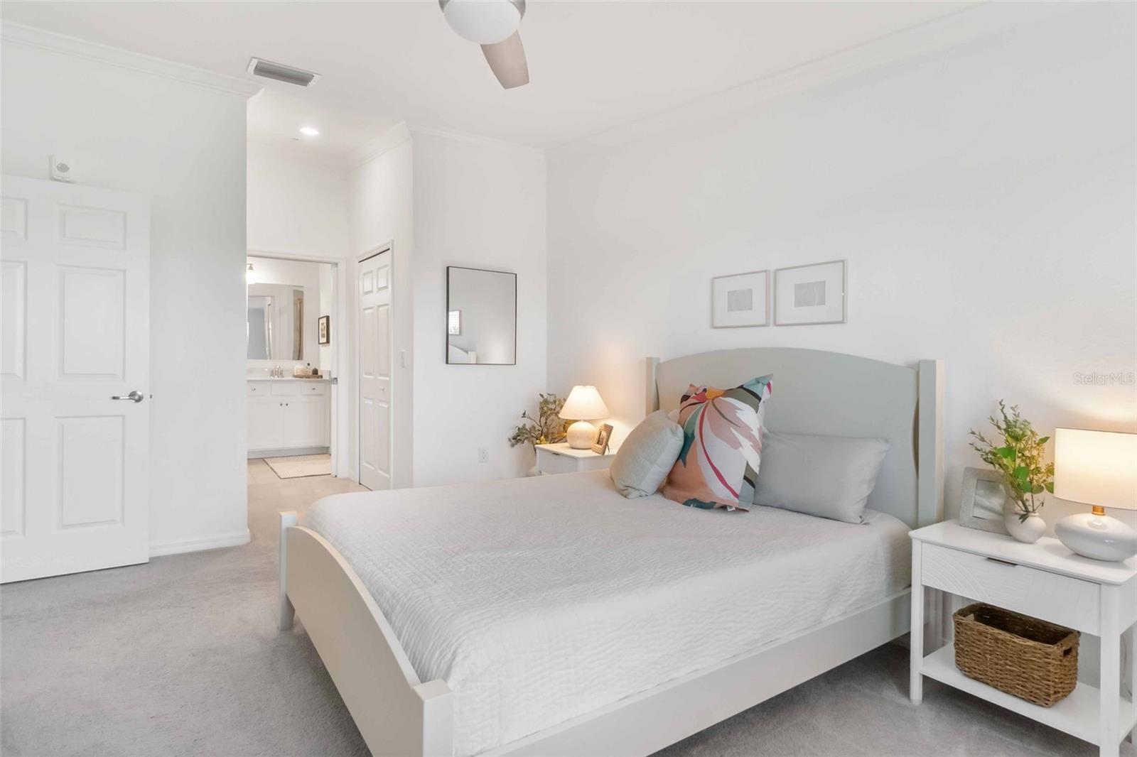 5695 PALMER CIR #202, BRADENTON, FL, 34211