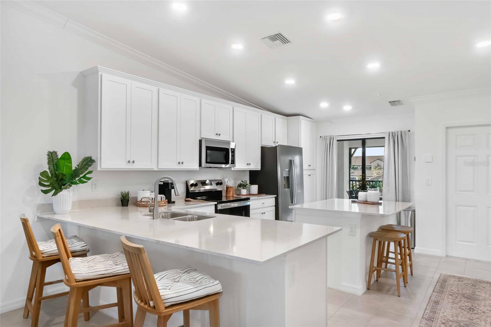 5695 PALMER CIR #202, BRADENTON, FL, 34211