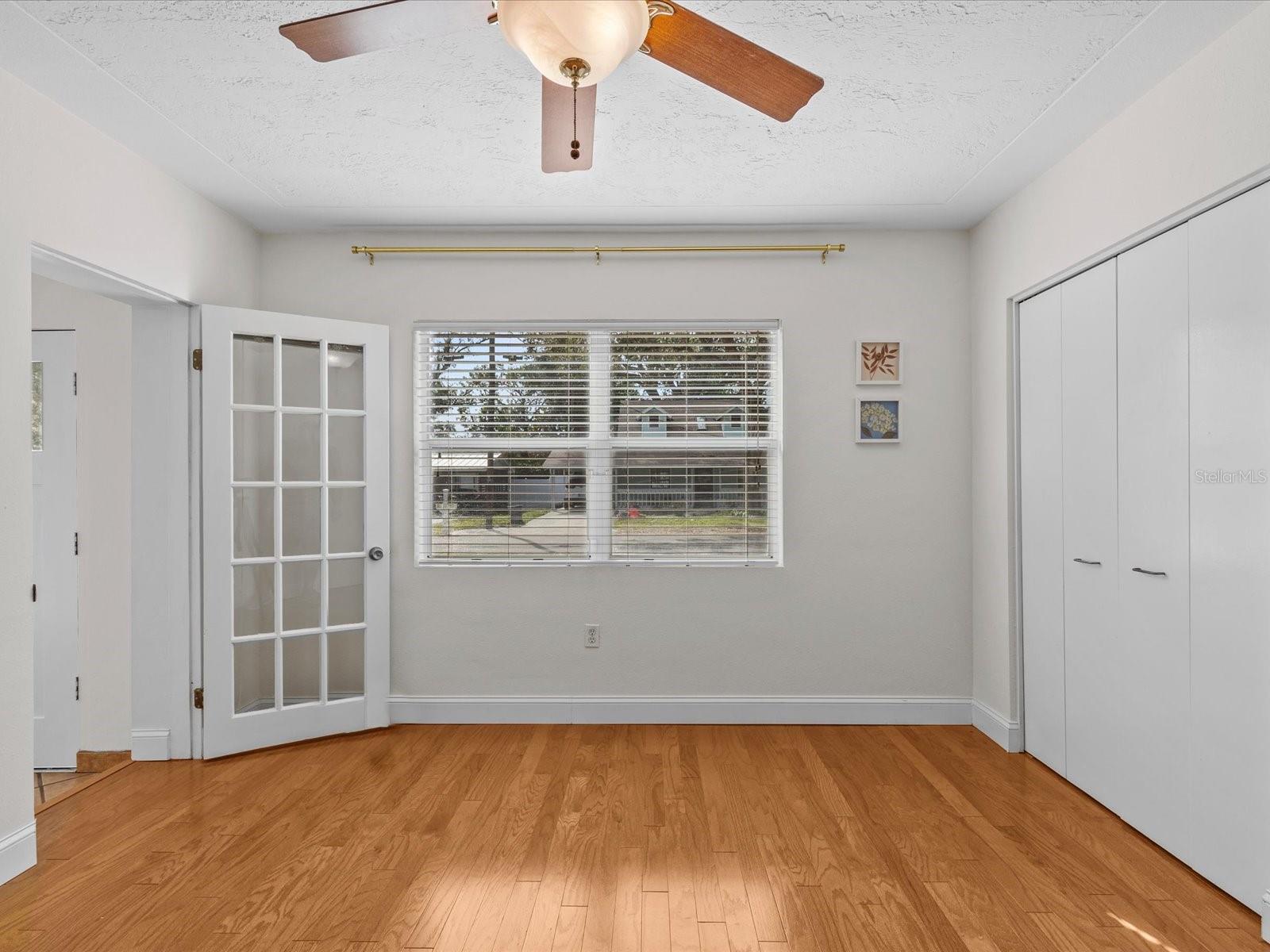 3211 W OAKELLAR AVE, TAMPA, FL, 33611