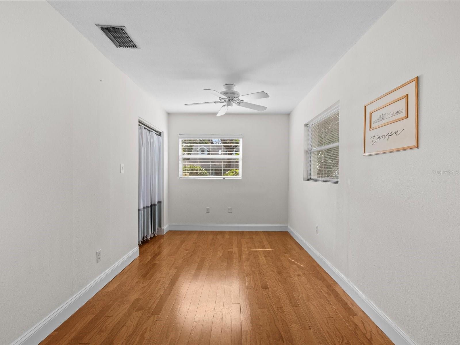 3211 W OAKELLAR AVE, TAMPA, FL, 33611