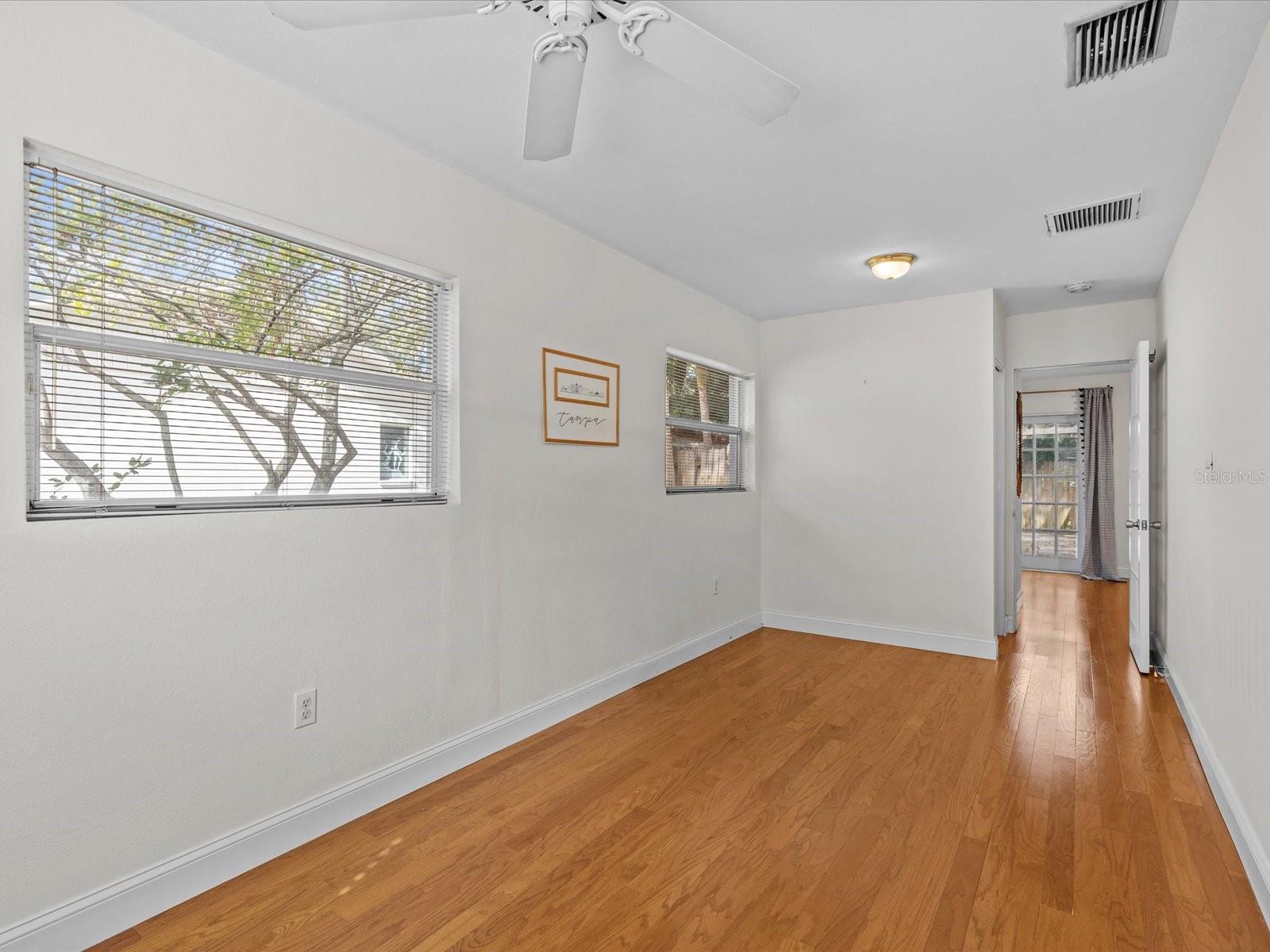 3211 W OAKELLAR AVE, TAMPA, FL, 33611