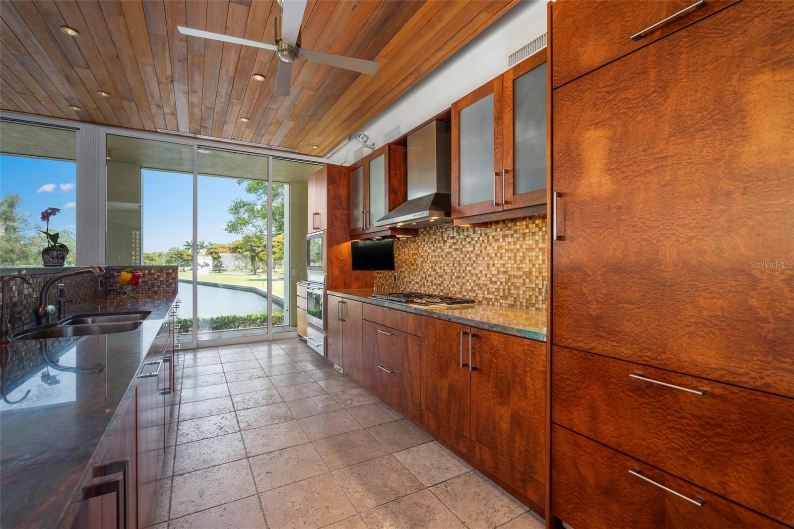 601 WESTON POINTE CT, LONGBOAT KEY, FL, 34228