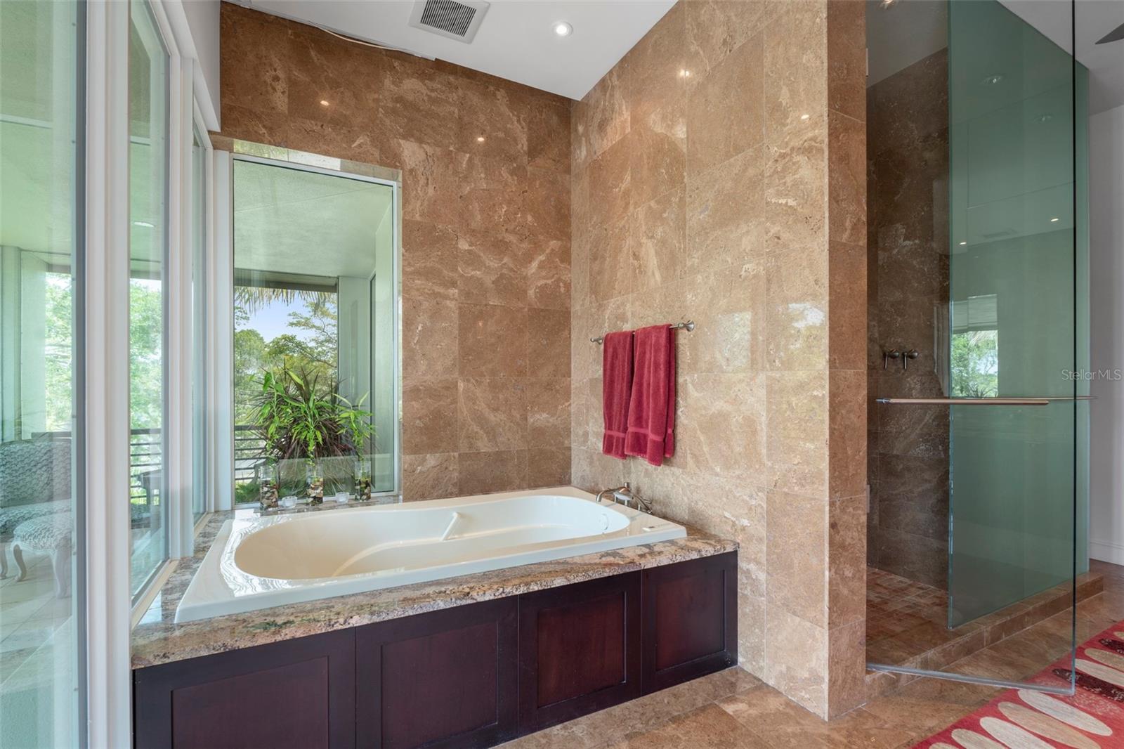 601 WESTON POINTE CT, LONGBOAT KEY, FL, 34228