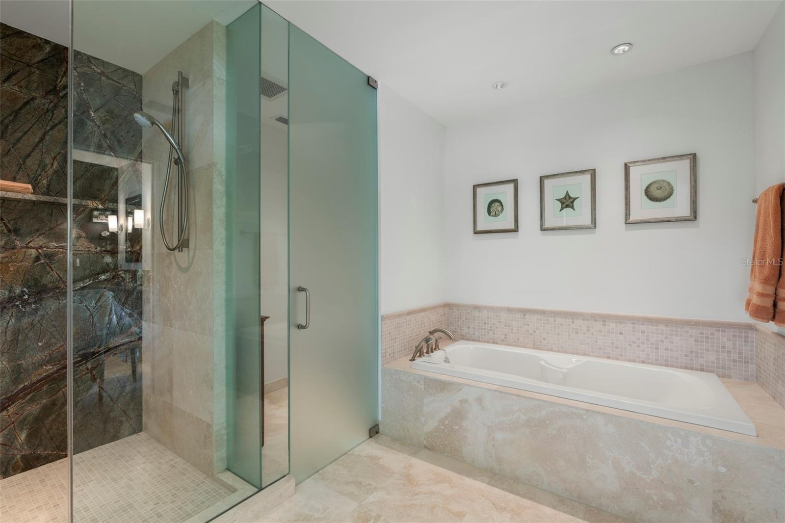601 WESTON POINTE CT, LONGBOAT KEY, FL, 34228