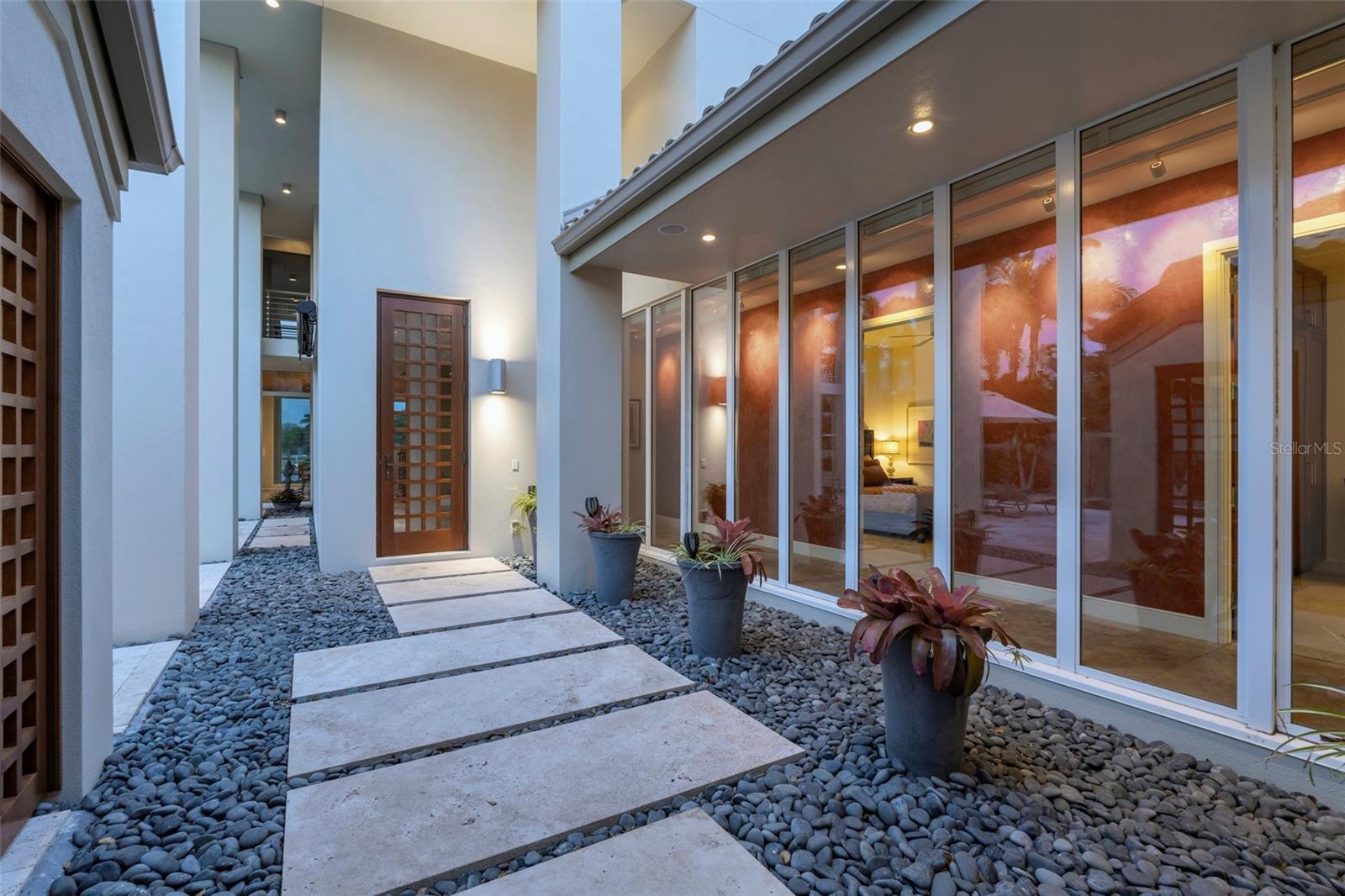 601 WESTON POINTE CT, LONGBOAT KEY, FL, 34228