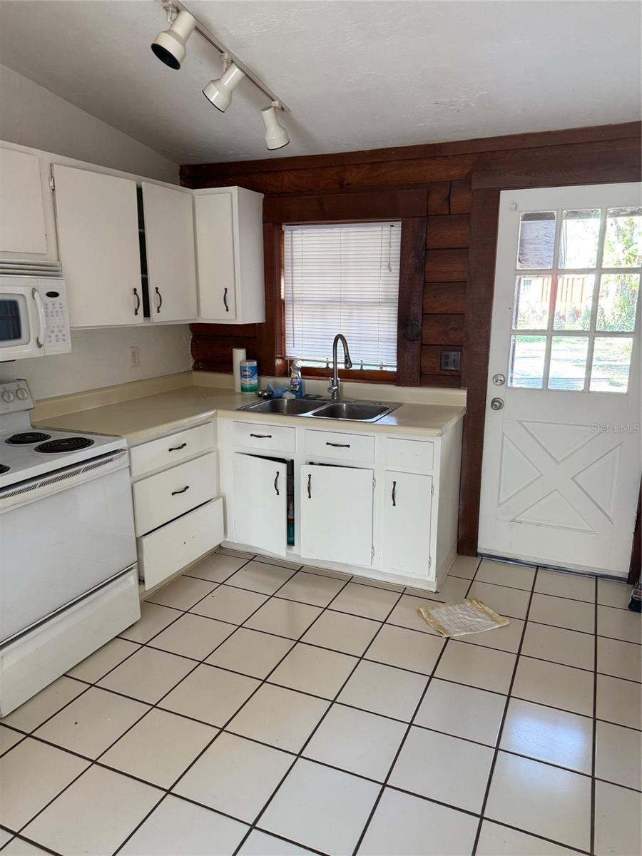 1207 3RD AVE E #A & B, BRADENTON, FL, 34208