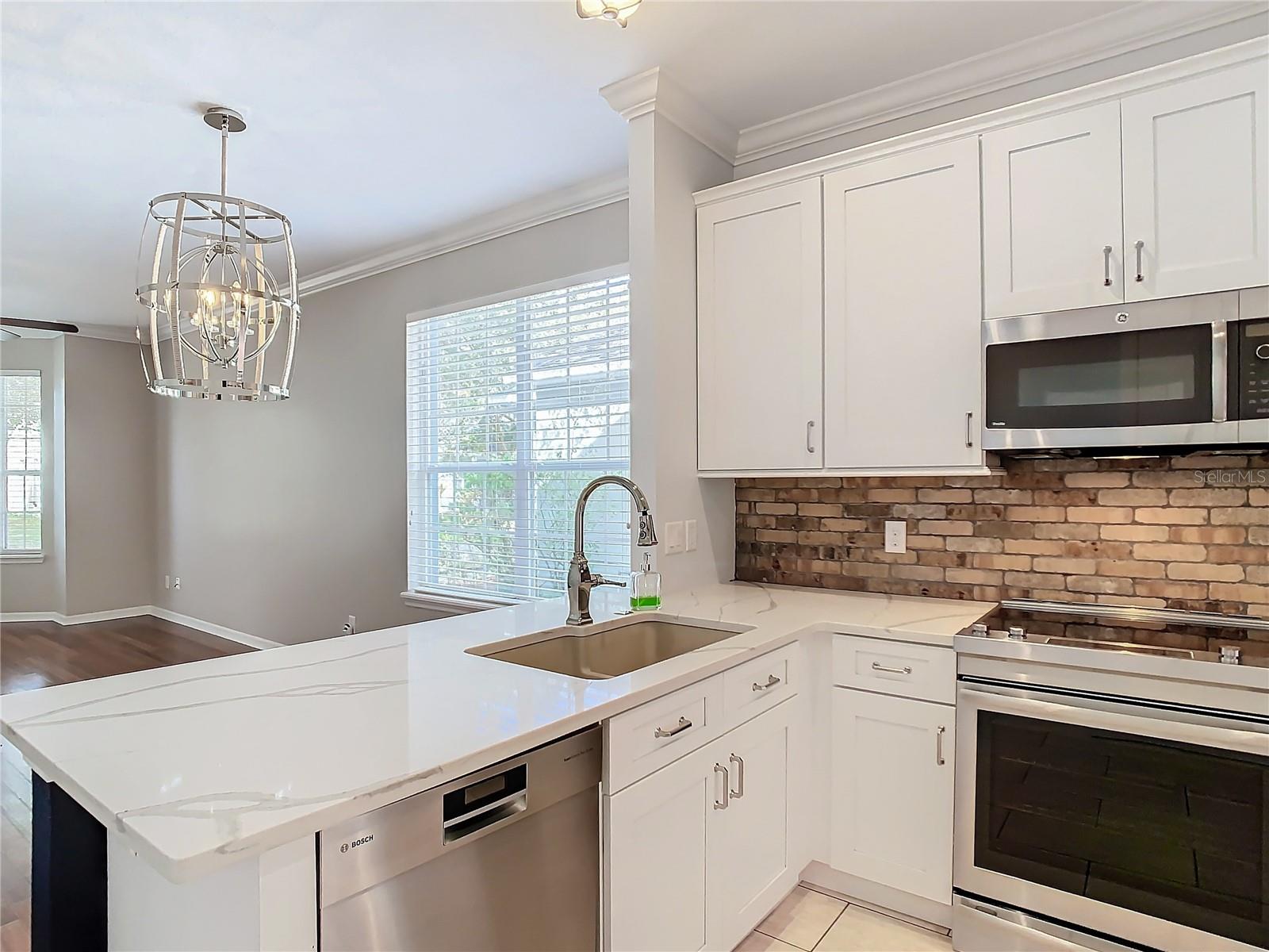 333 N FOREST AVE, ORLANDO, FL, 32803