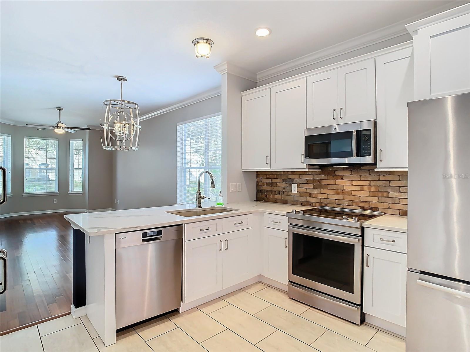 333 N FOREST AVE, ORLANDO, FL, 32803