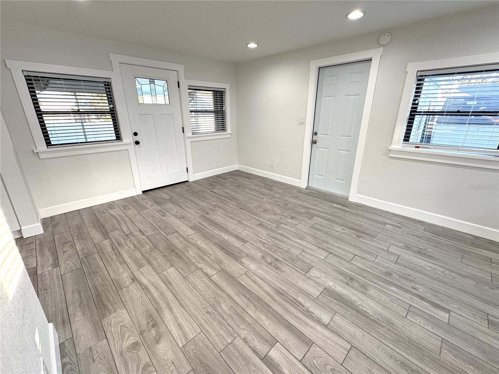 2720 9TH AVE N, ST PETERSBURG, FL, 33713