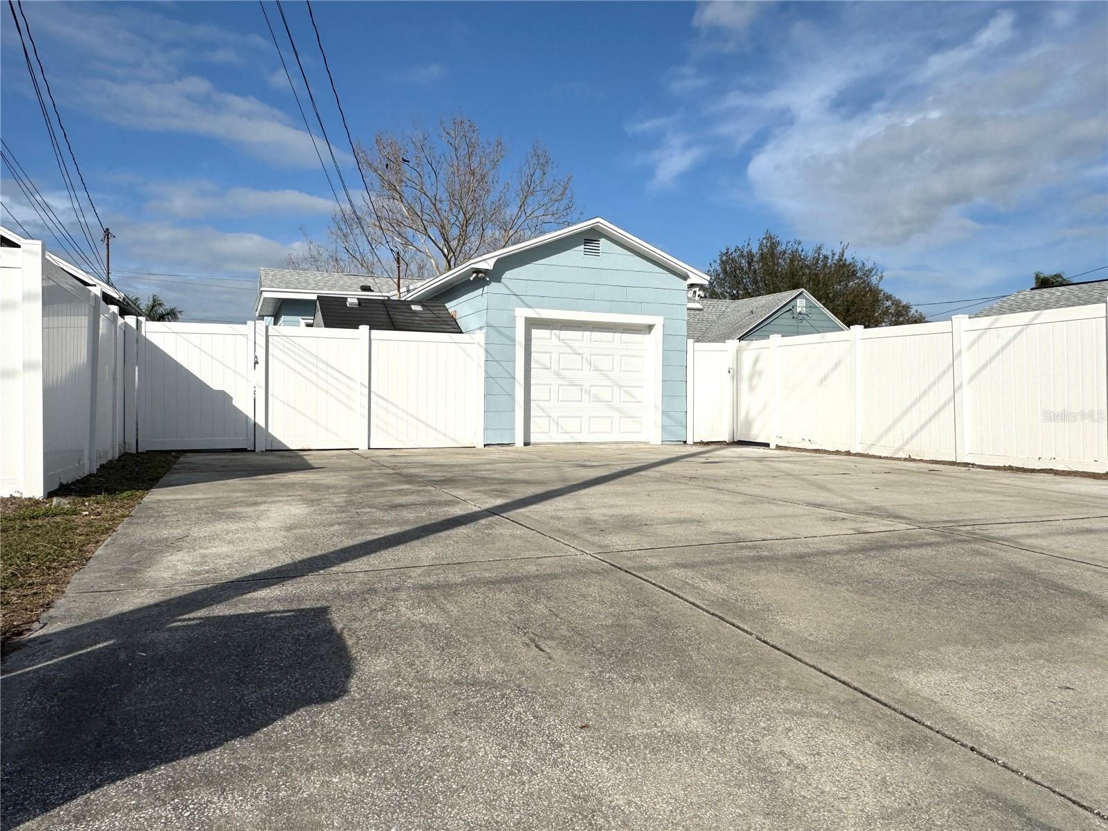 2720 9TH AVE N, ST PETERSBURG, FL, 33713