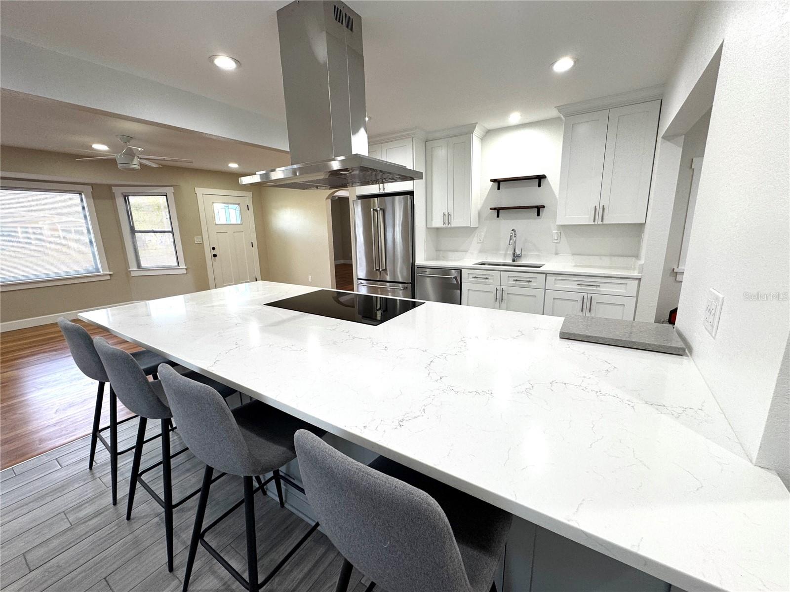 2720 9TH AVE N, ST PETERSBURG, FL, 33713