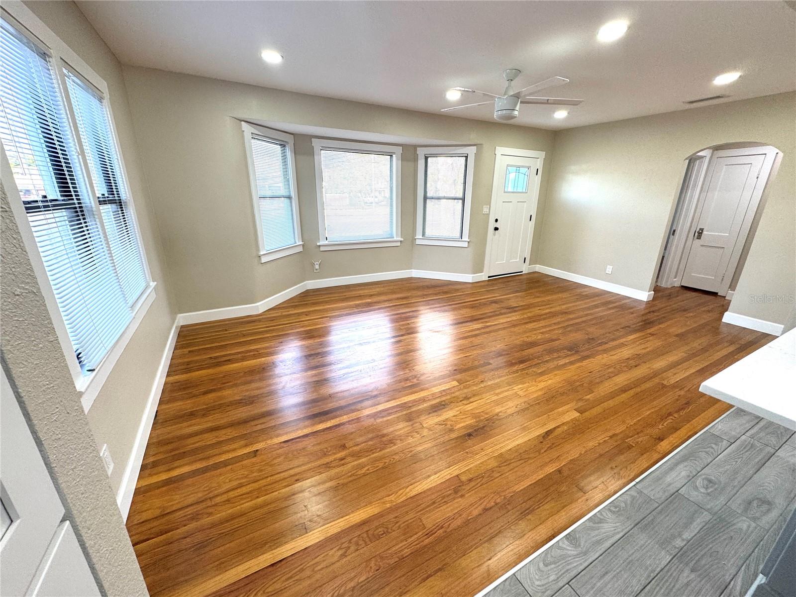 2720 9TH AVE N, ST PETERSBURG, FL, 33713