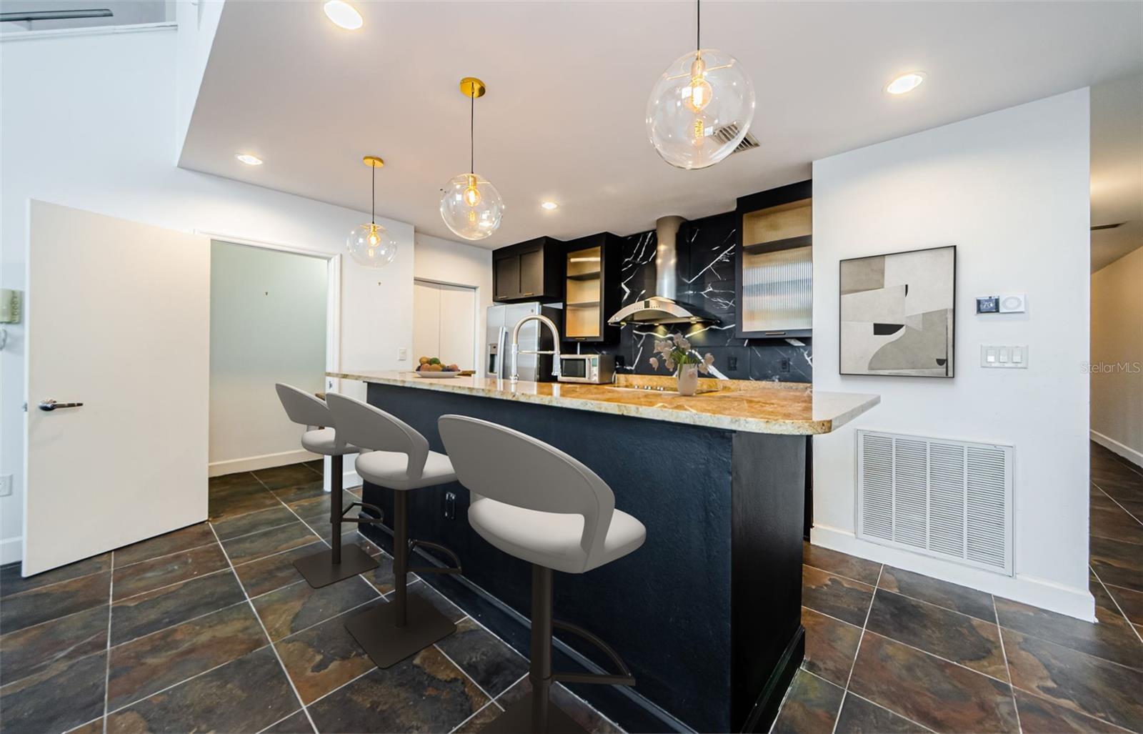 1002 CHANNELSIDE DR #3C, TAMPA, FL, 33602