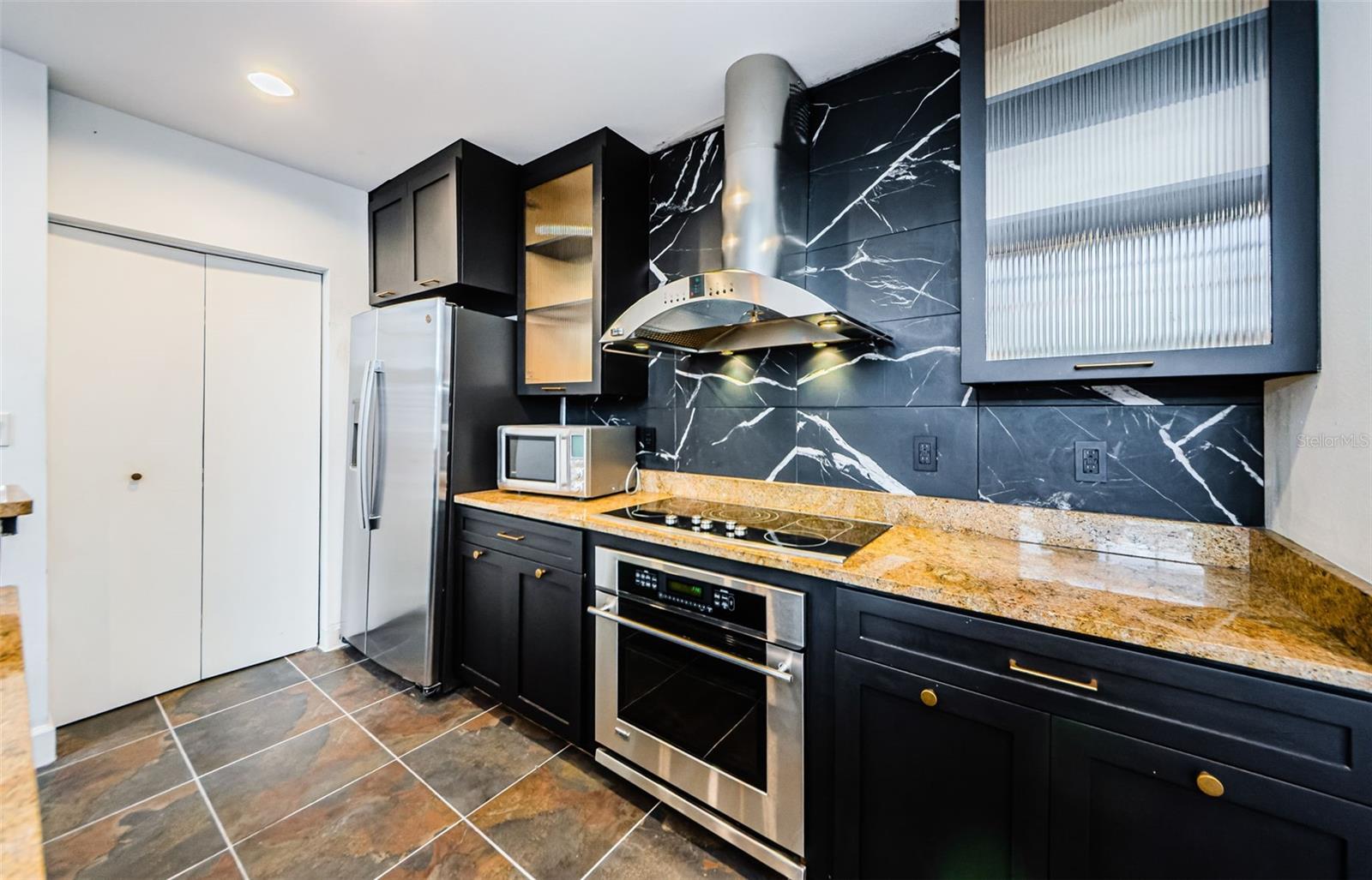 1002 CHANNELSIDE DR #3C, TAMPA, FL, 33602