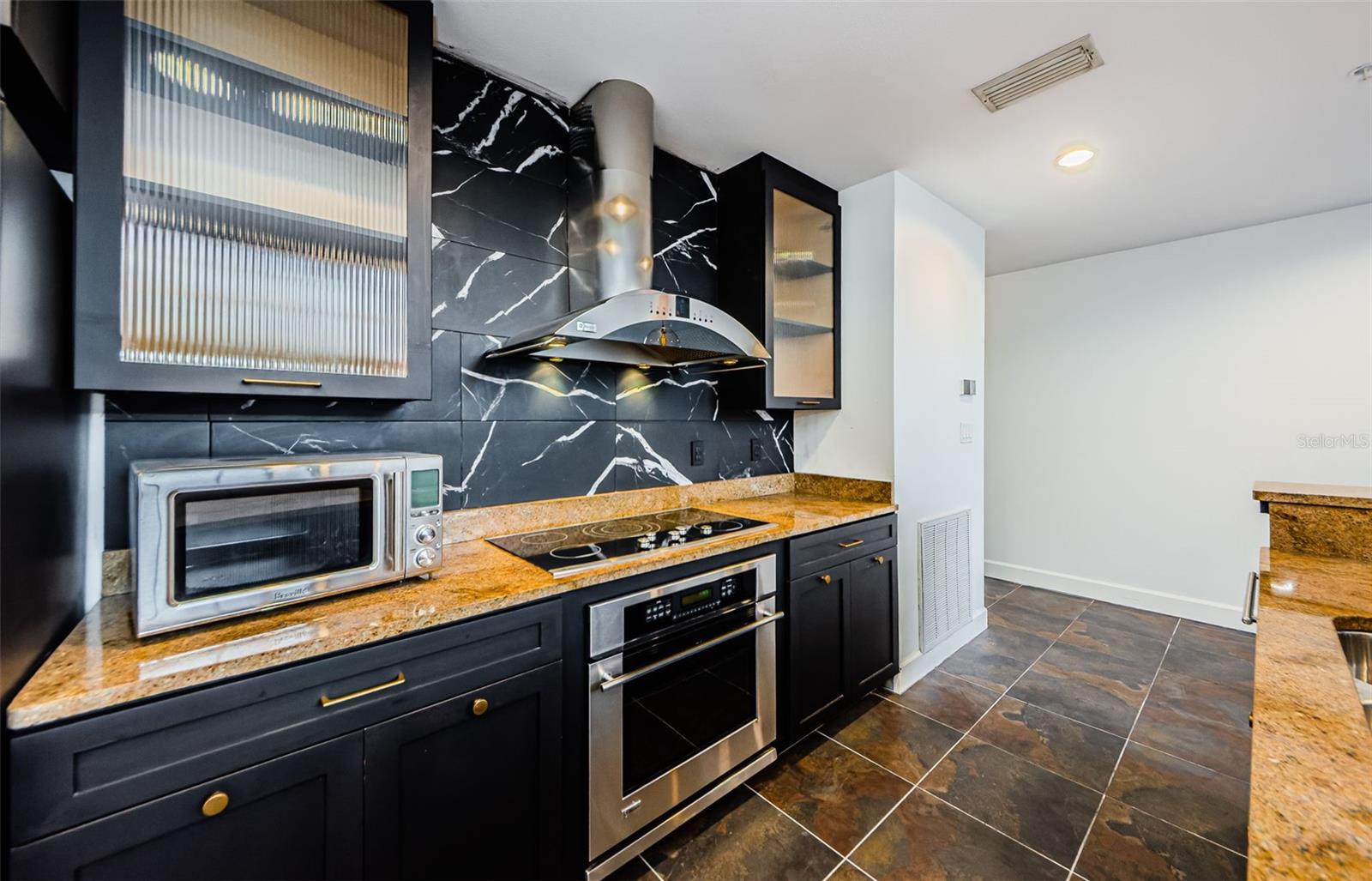 1002 CHANNELSIDE DR #3C, TAMPA, FL, 33602