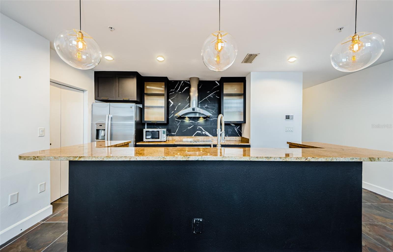 1002 CHANNELSIDE DR #3C, TAMPA, FL, 33602