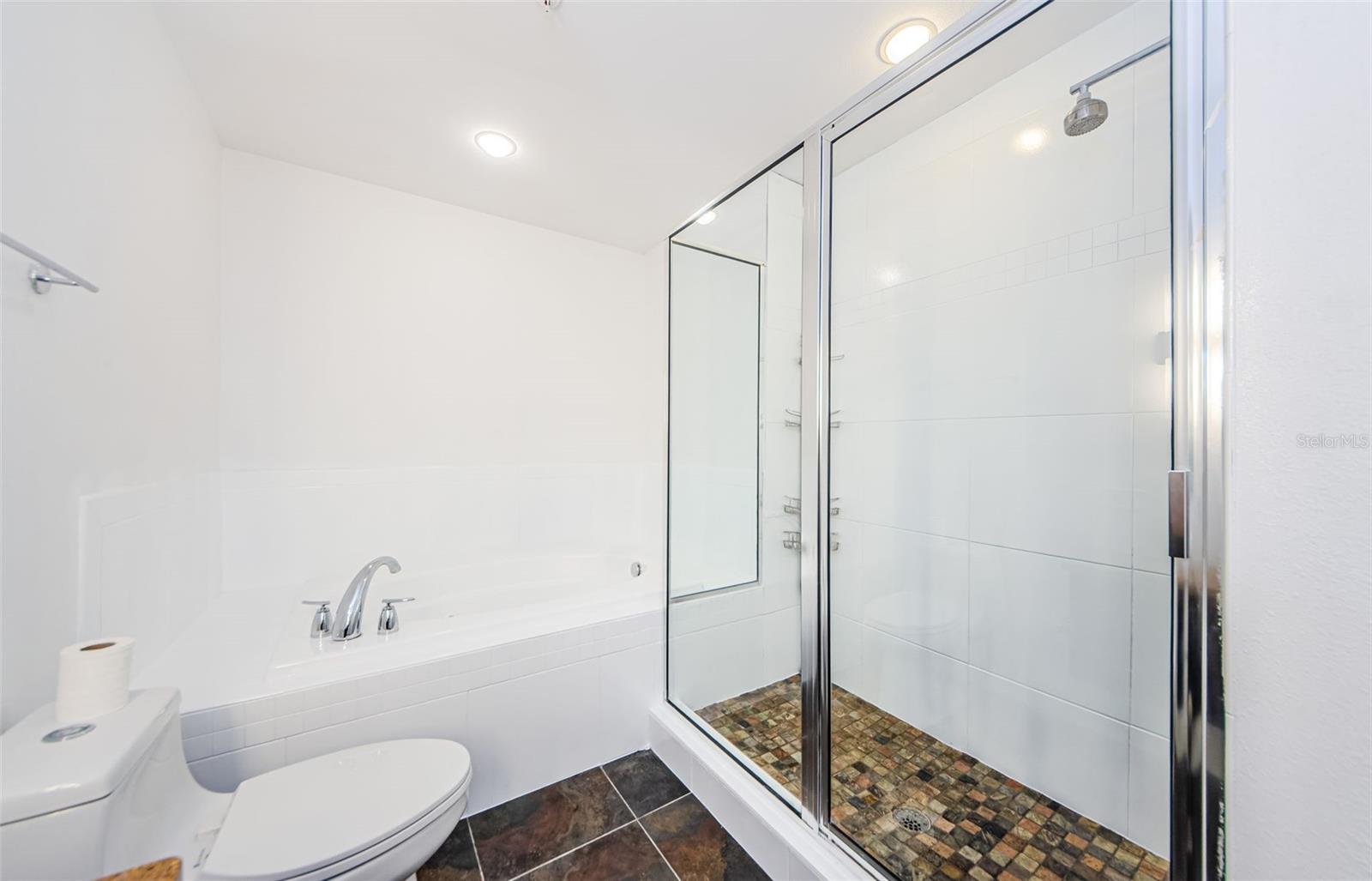 1002 CHANNELSIDE DR #3C, TAMPA, FL, 33602