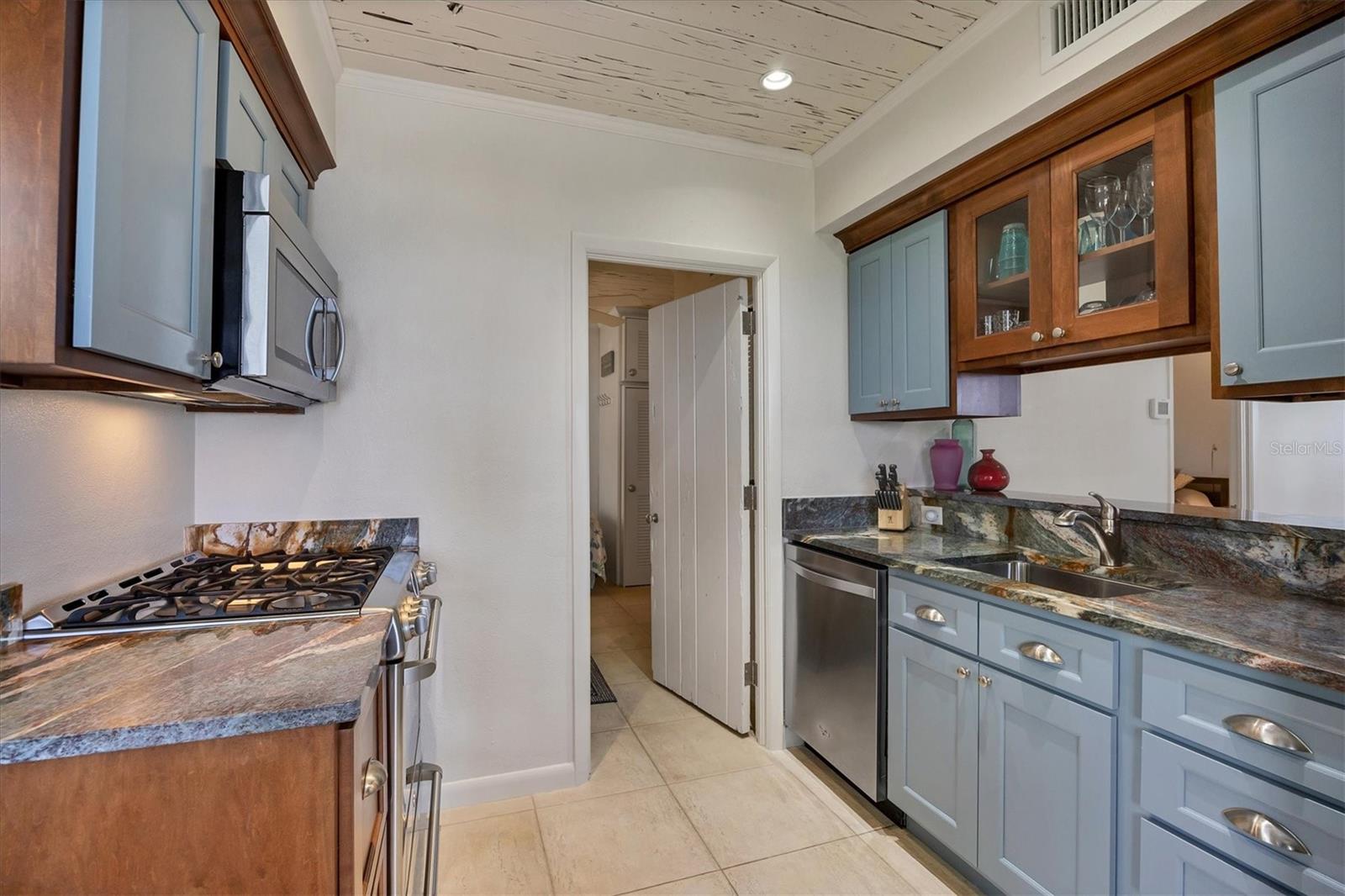 325 CASEY KEY RD, NOKOMIS, FL, 34275