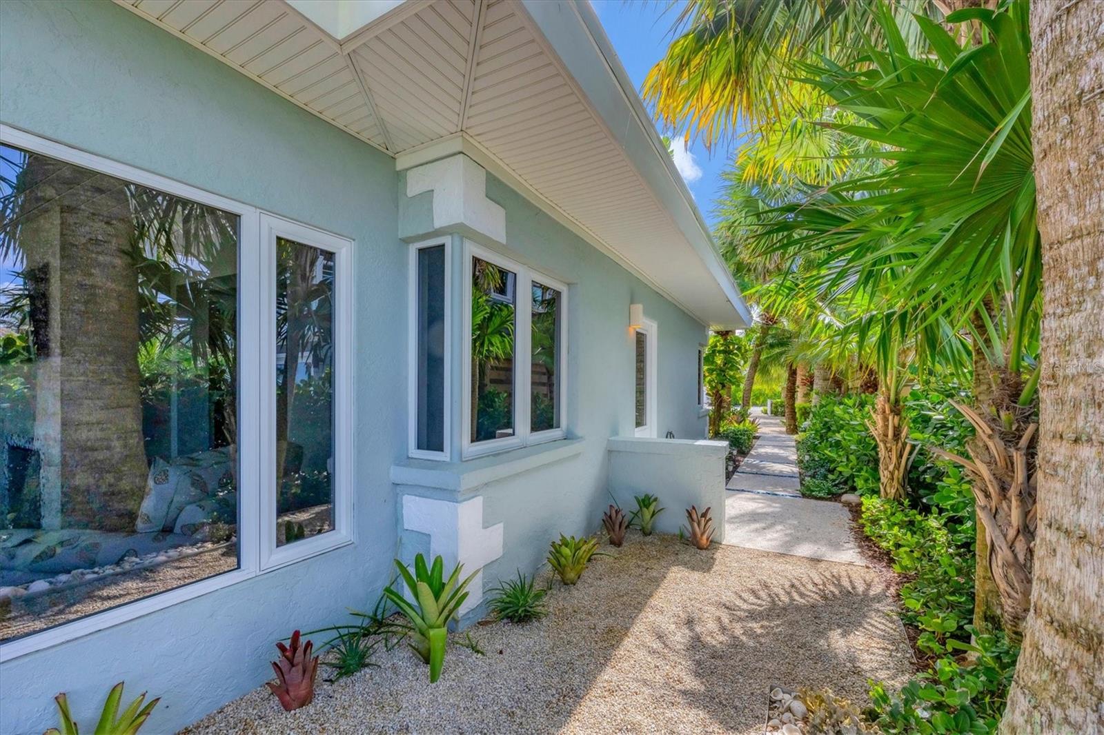 325 CASEY KEY RD, NOKOMIS, FL, 34275