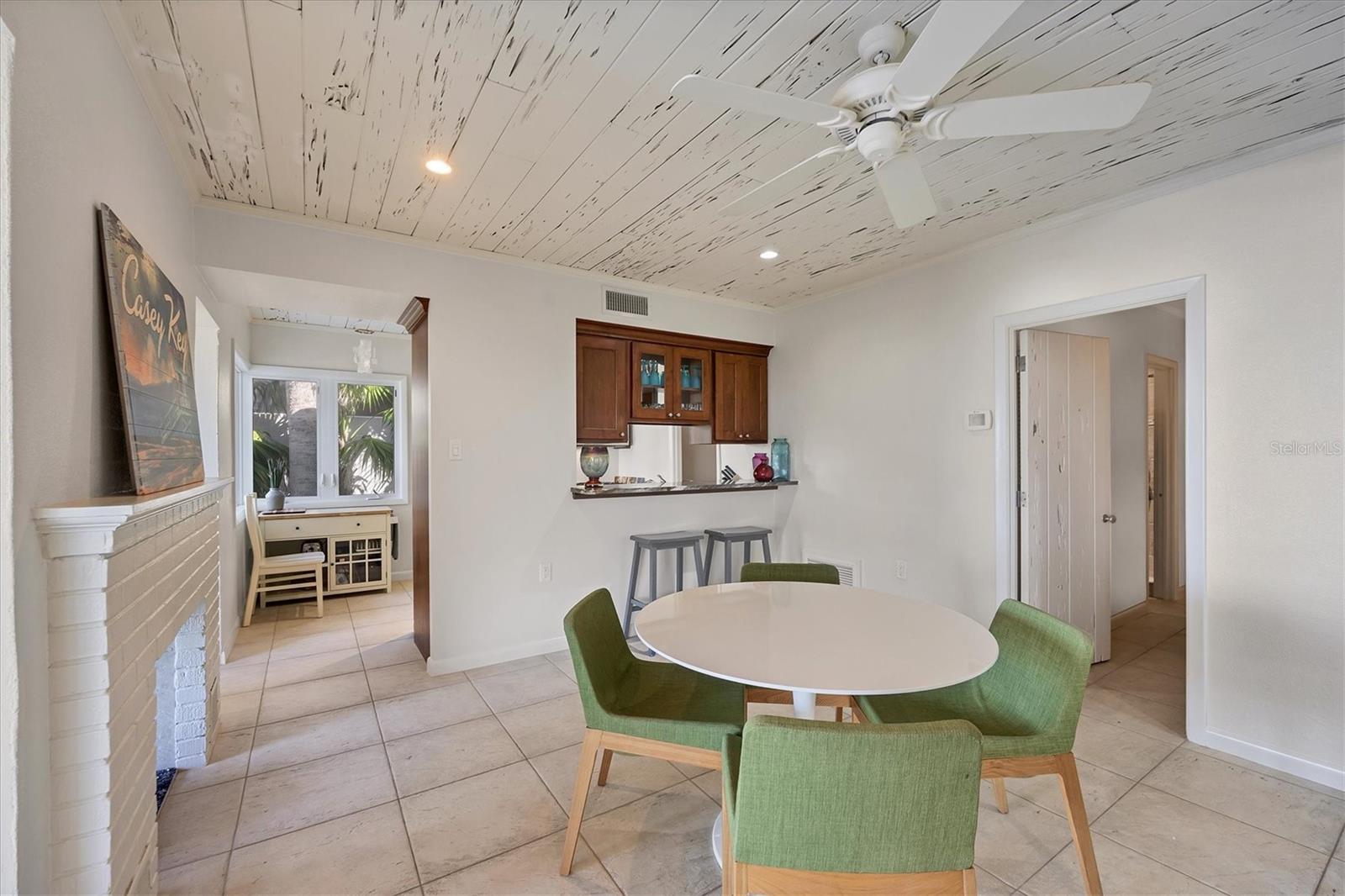 325 CASEY KEY RD, NOKOMIS, FL, 34275