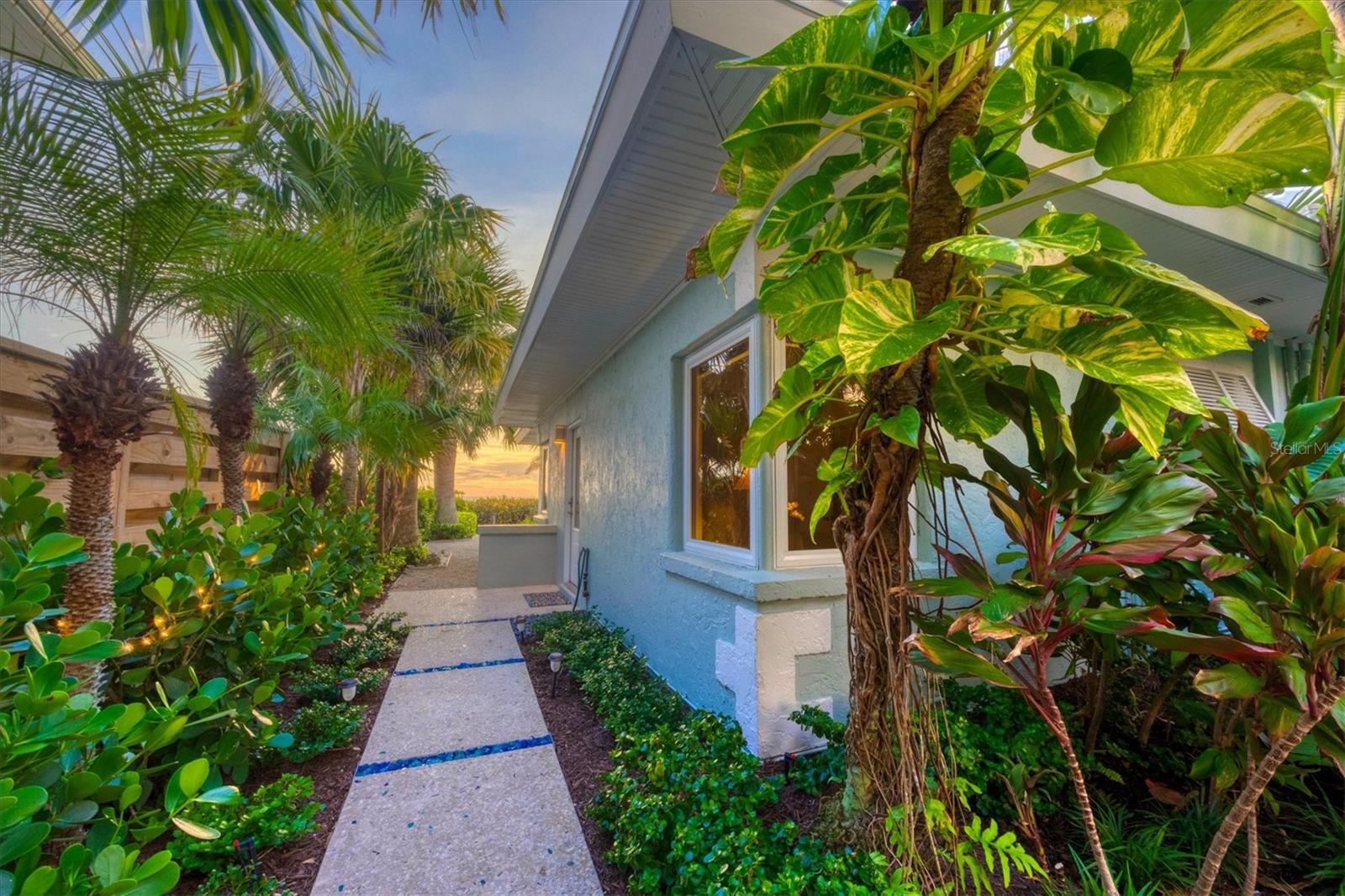 325 CASEY KEY RD, NOKOMIS, FL, 34275