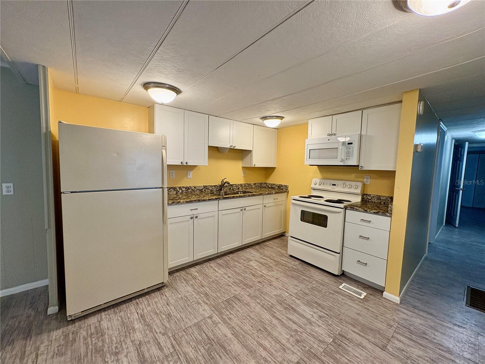 38601 BANES DR, ZEPHYRHILLS, FL, 33540