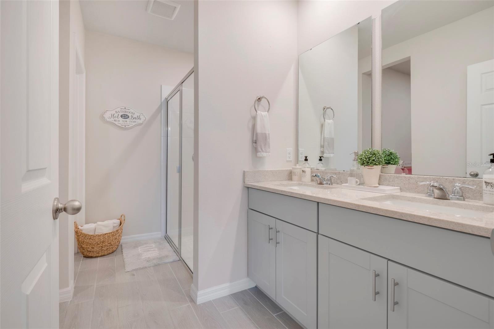 3328 CURLEW AVE, LEESBURG, FL, 34748