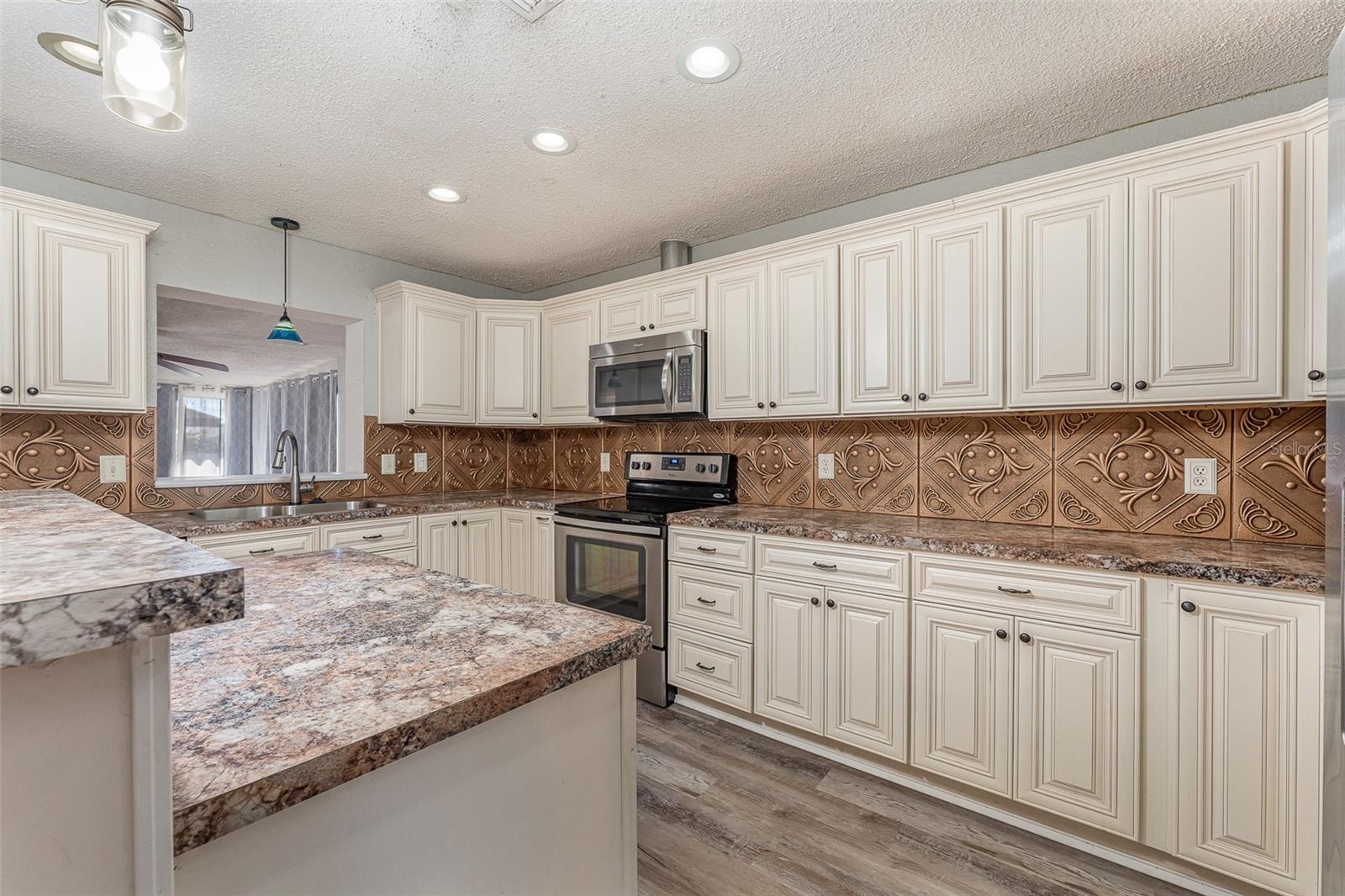 325 E THELMA ST, LAKE ALFRED, FL, 33850