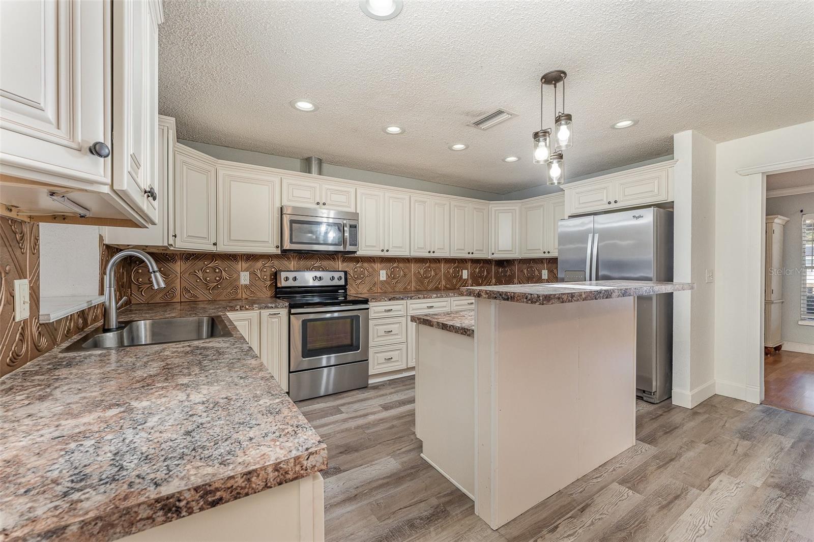 325 E THELMA ST, LAKE ALFRED, FL, 33850