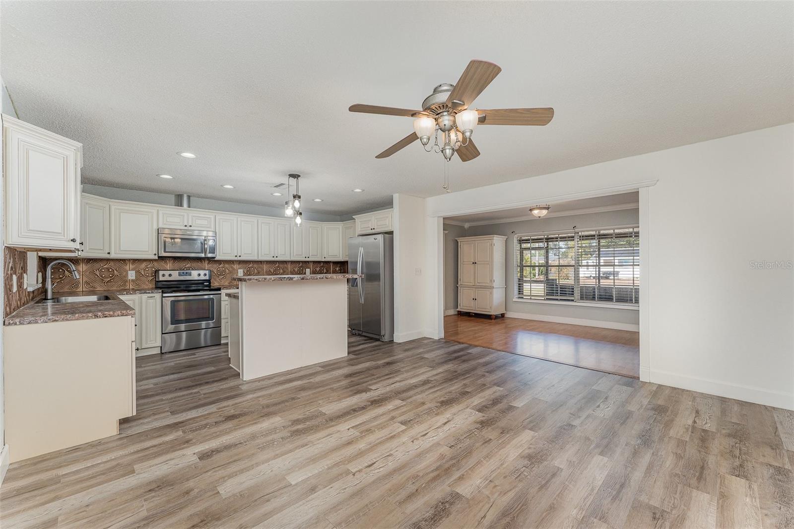 325 E THELMA ST, LAKE ALFRED, FL, 33850