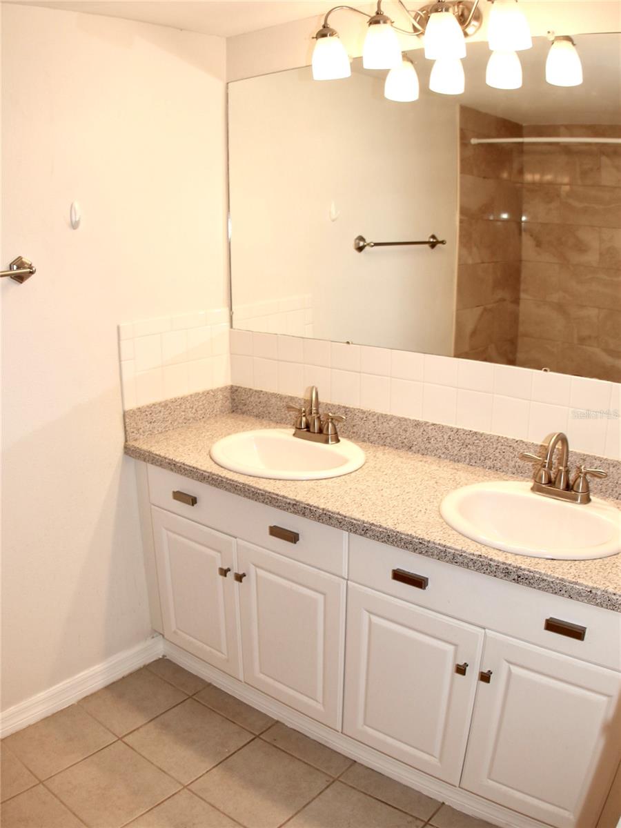 946 VIRGINIA ST #102, DUNEDIN, FL, 34698